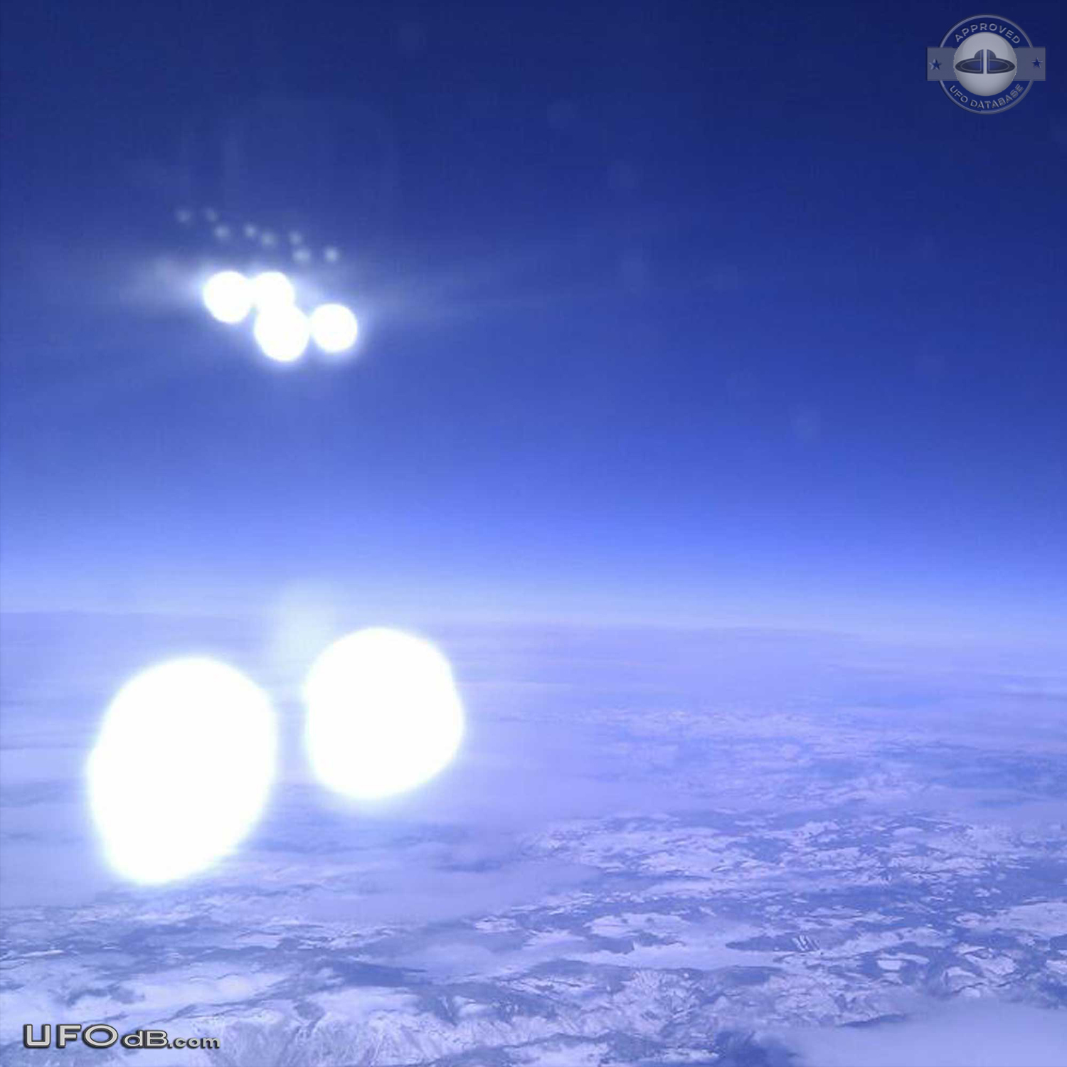 100 airplane passengers panic at UFO sighting - Konia, Cyprus 2012 UFO Picture #443-1