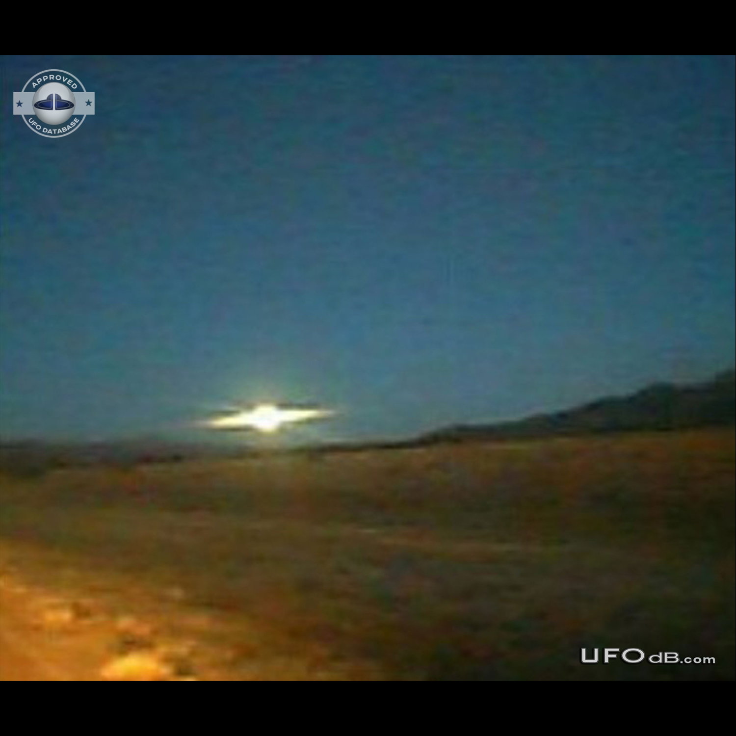 1973 UFO picture coming from South Pacific New Caledonia island UFO Picture #426-1