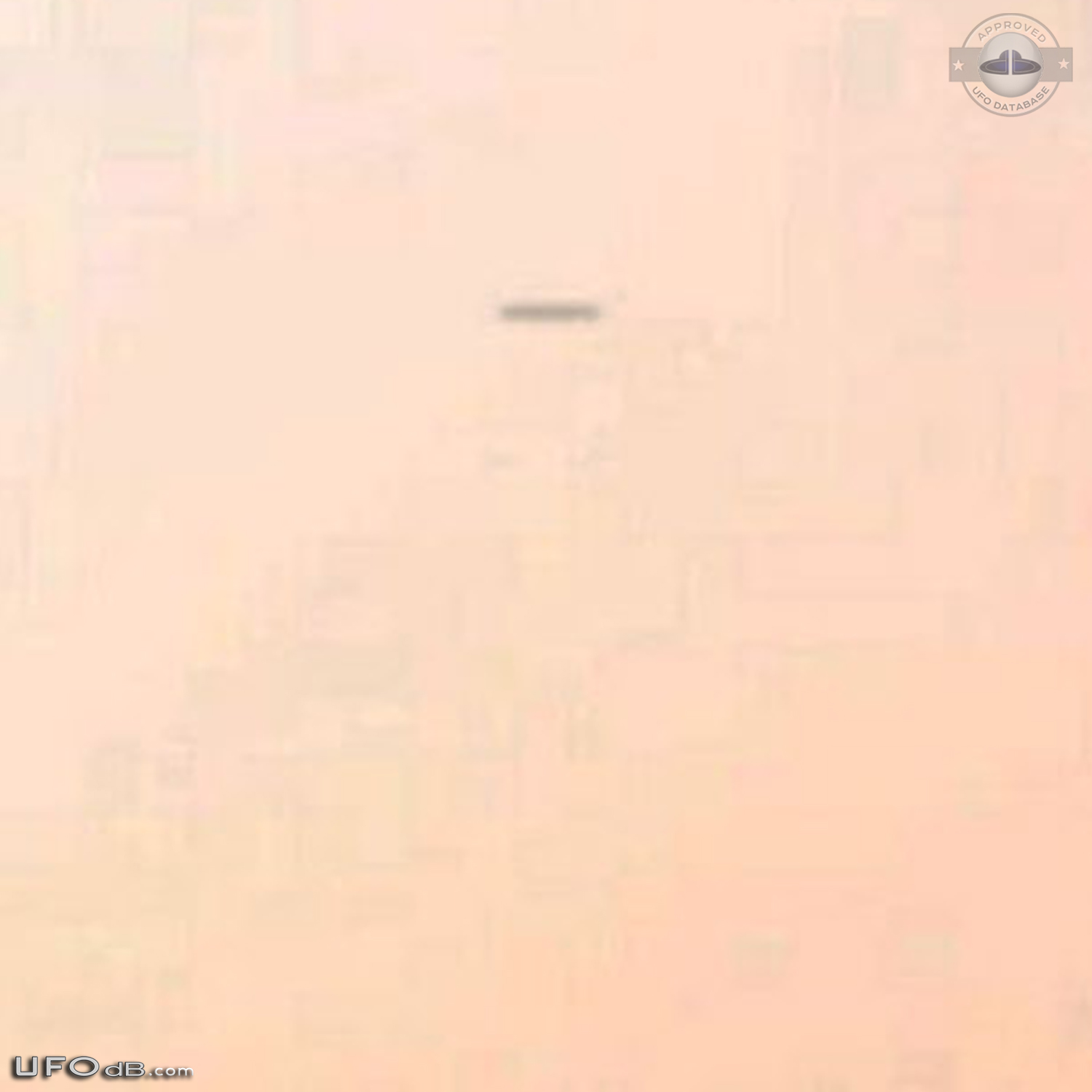 300 M Cylinder UFO Sky Dreadnaught near Russia/Ukraine Conflict - 2014 UFO Picture #559-8