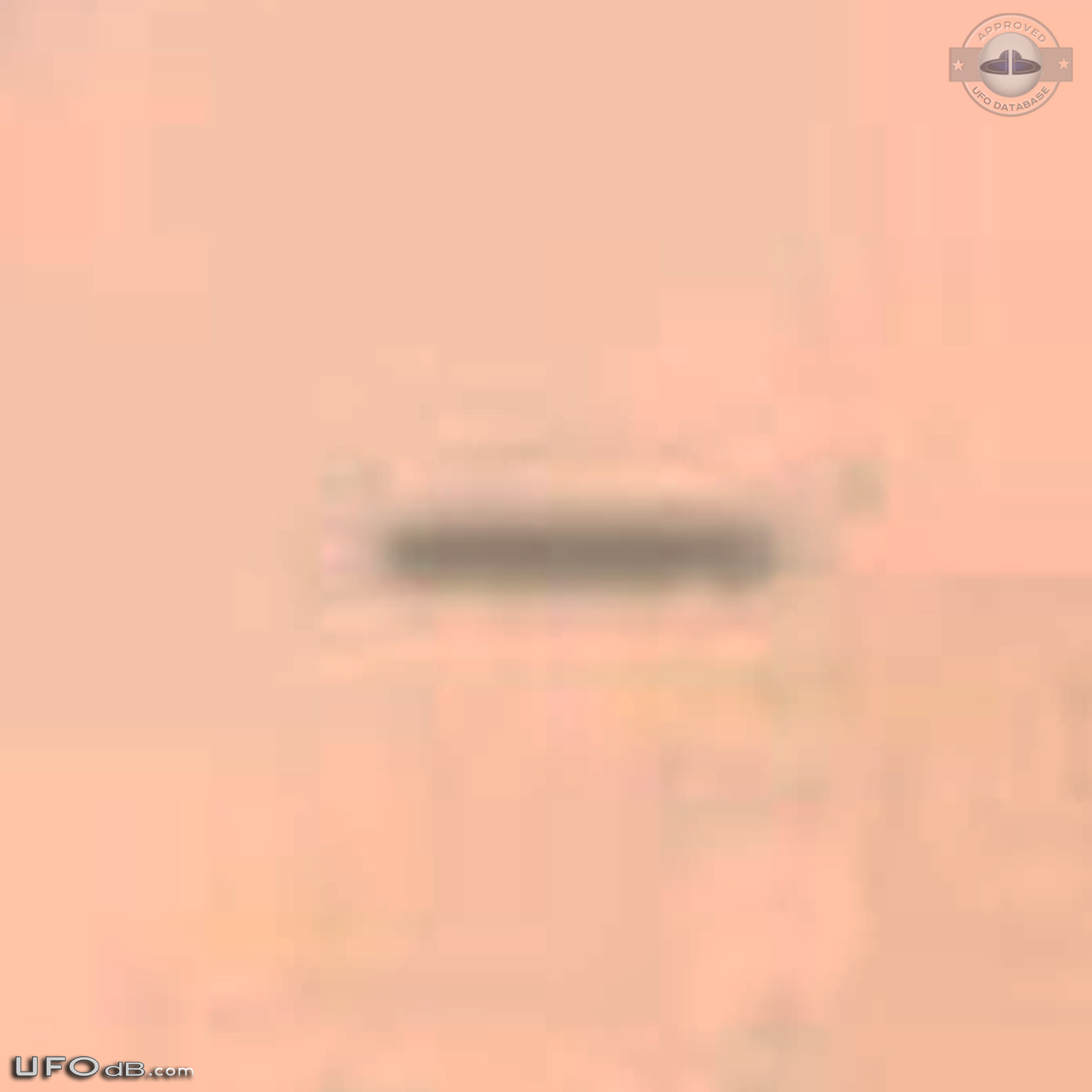 300 M Cylinder UFO Sky Dreadnaught near Russia/Ukraine Conflict - 2014 UFO Picture #559-9