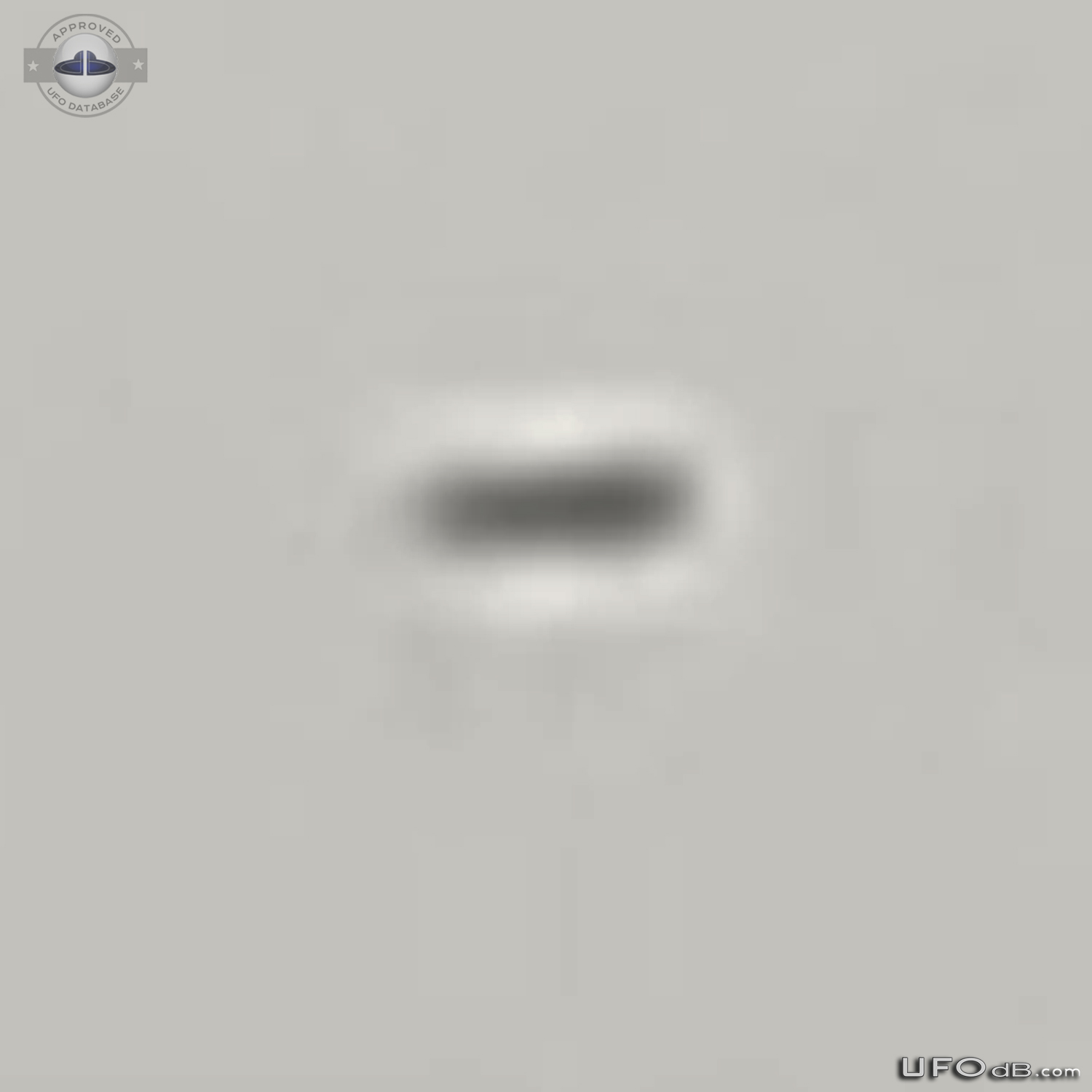 3 disc shaped UFOs seen over Siracusa Sicily Italy january 2014 UFO Picture #599-7
