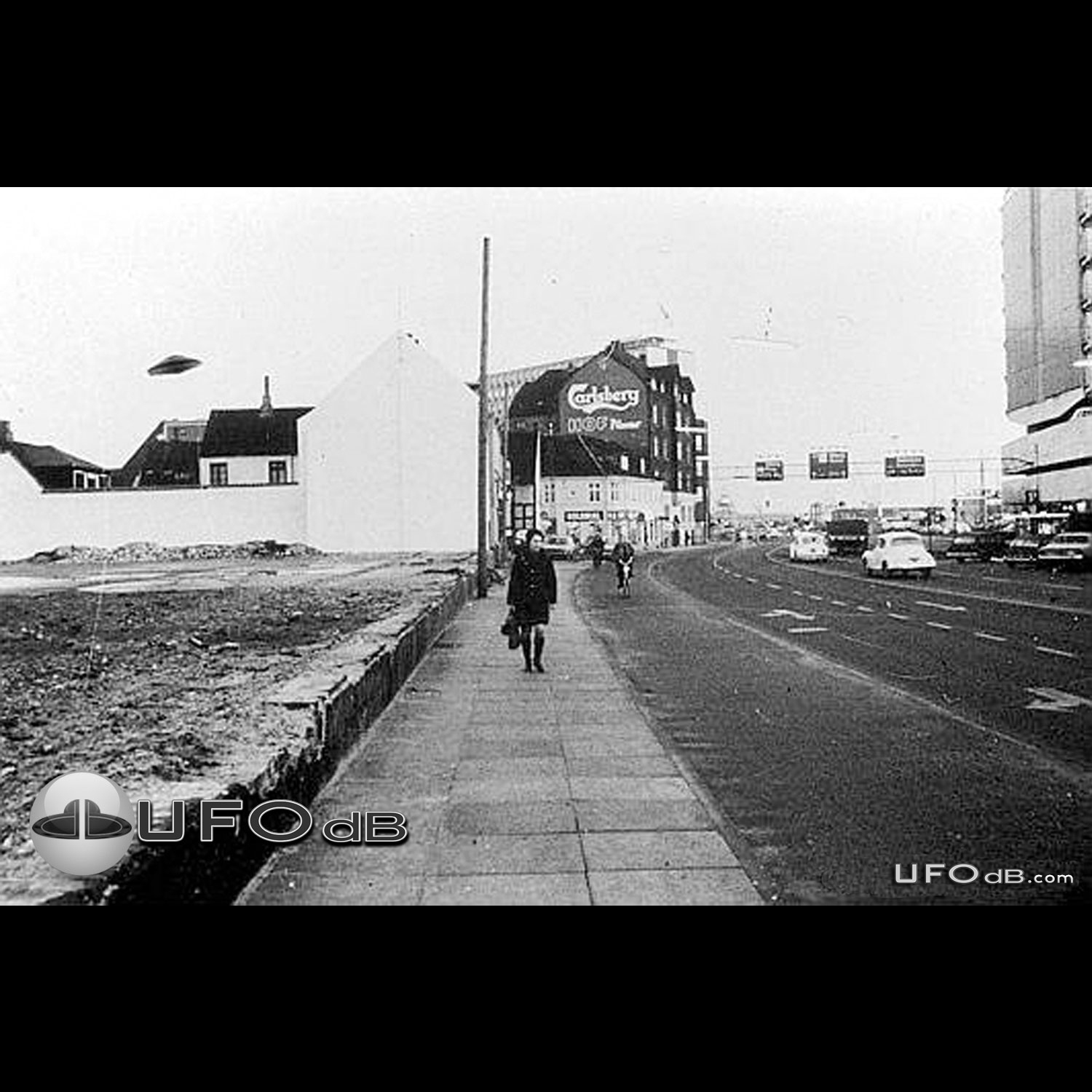 Aarhus Denmark - Rare Classic Saucer Shape UFO picture | November 1971 UFO Picture #320-1