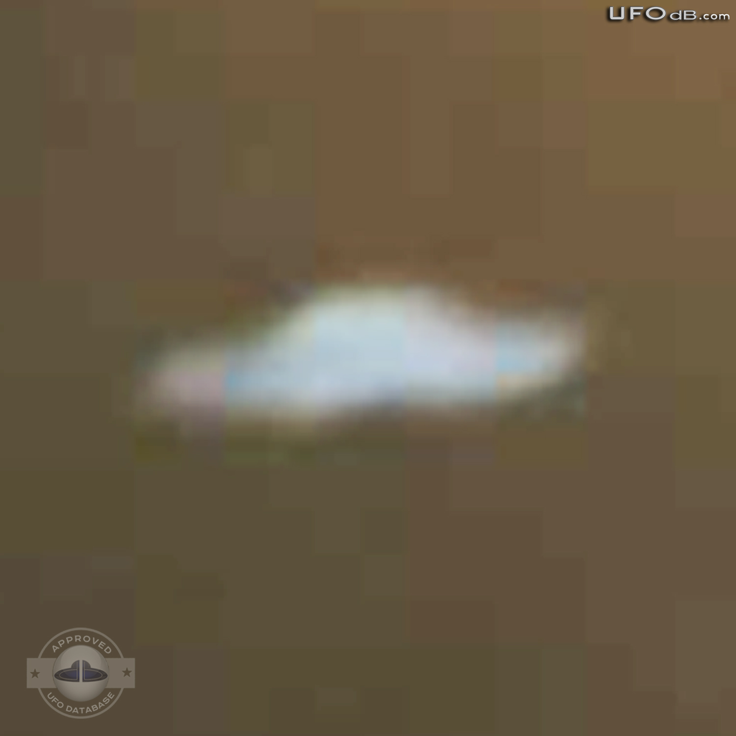 Amsterdam weed grower see three saucer UFOs passing in the sky UFO Picture #366-8