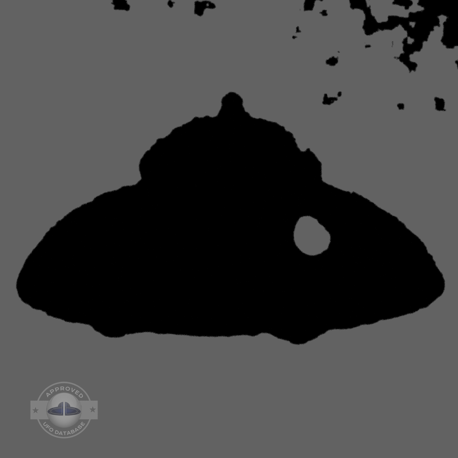 This UFO picture has been in several reports and controversies, 1970s UFO Picture #138-9