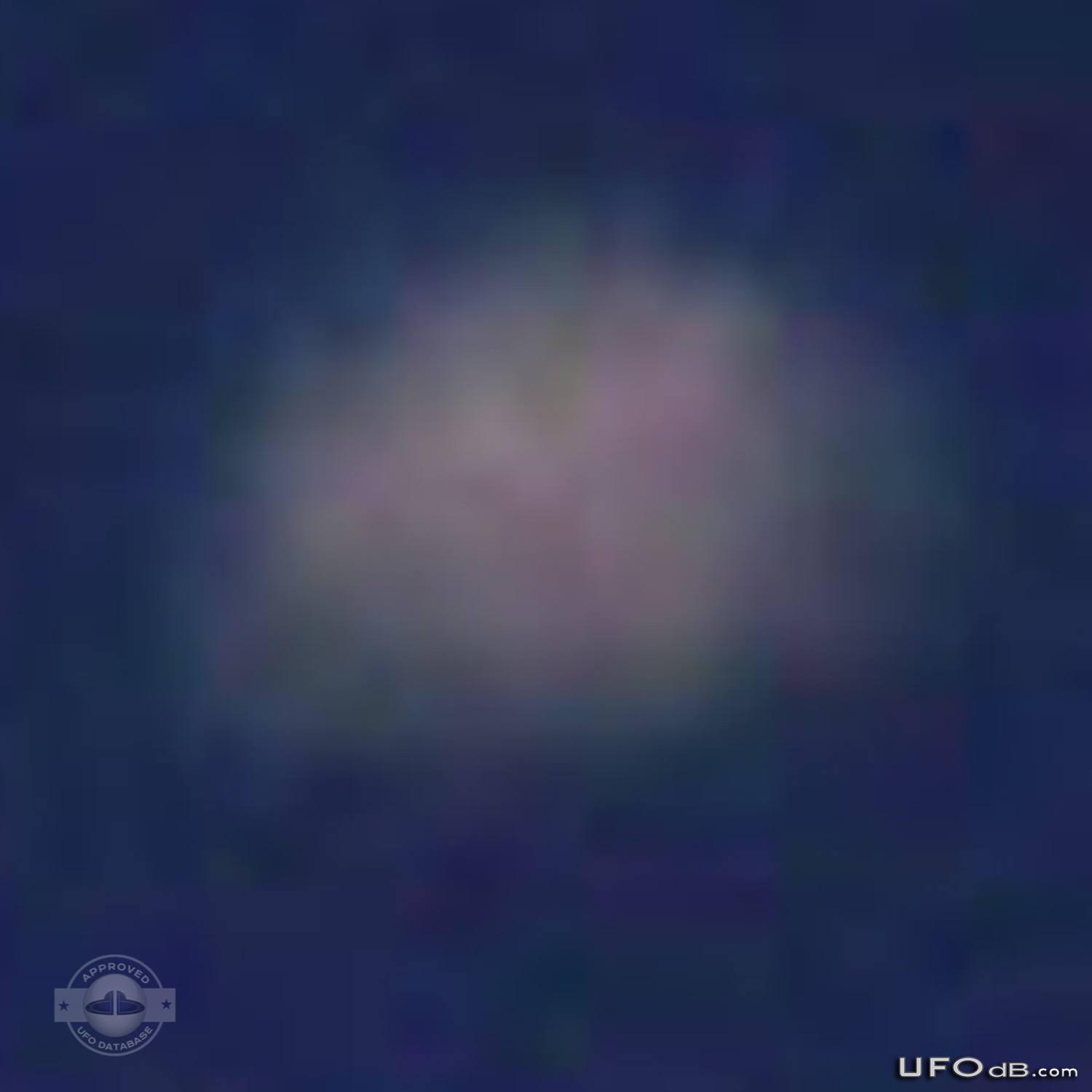 At dawn over Windsor - Bright UFO near the Detroit River | Canada 2011 UFO Picture #261-5