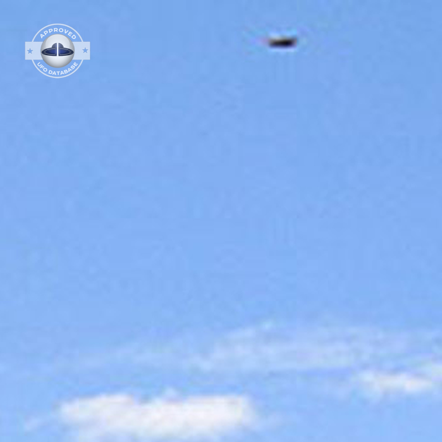 UFO picture taken in Tasmania on A10 highway going from south to north UFO Picture #80-4