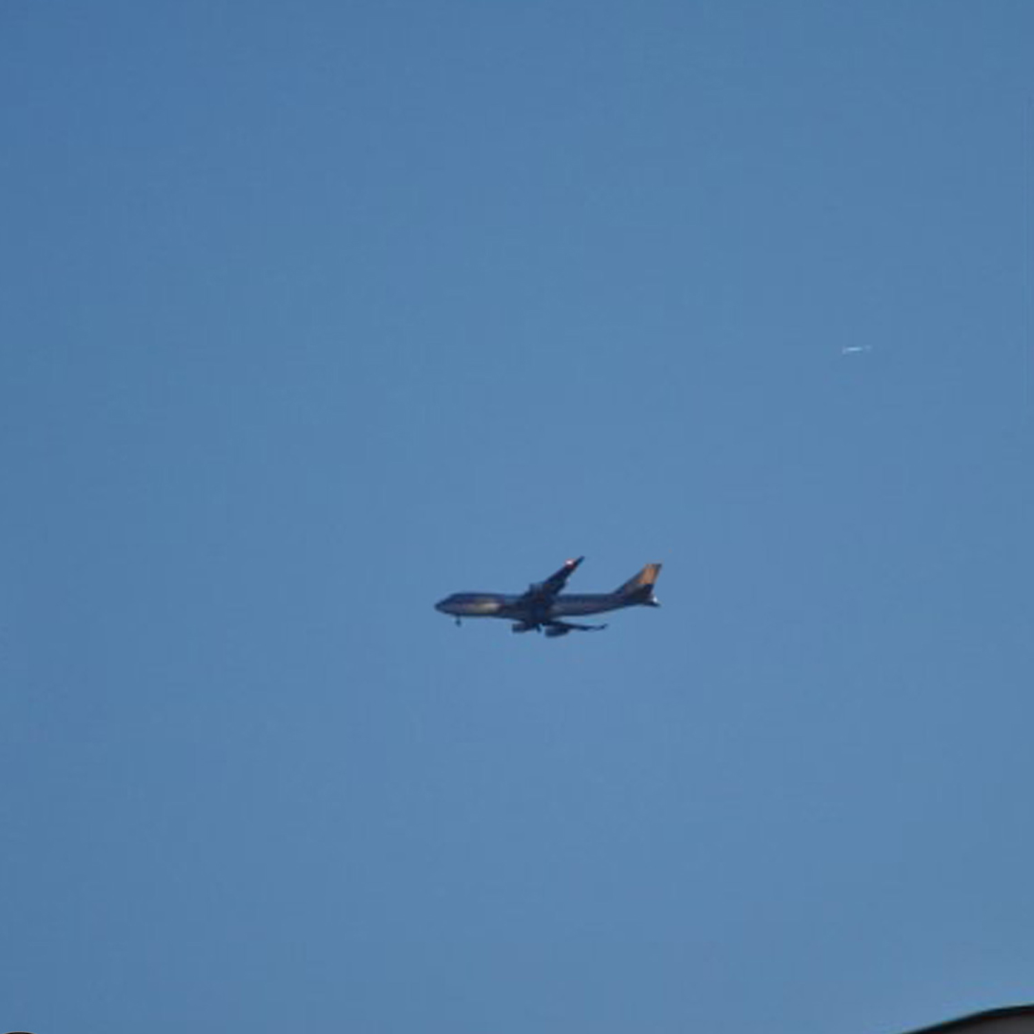 UFO sighting Vienna | UFO with airplane | Austria UFO picture 2009 UFO Picture #149-2