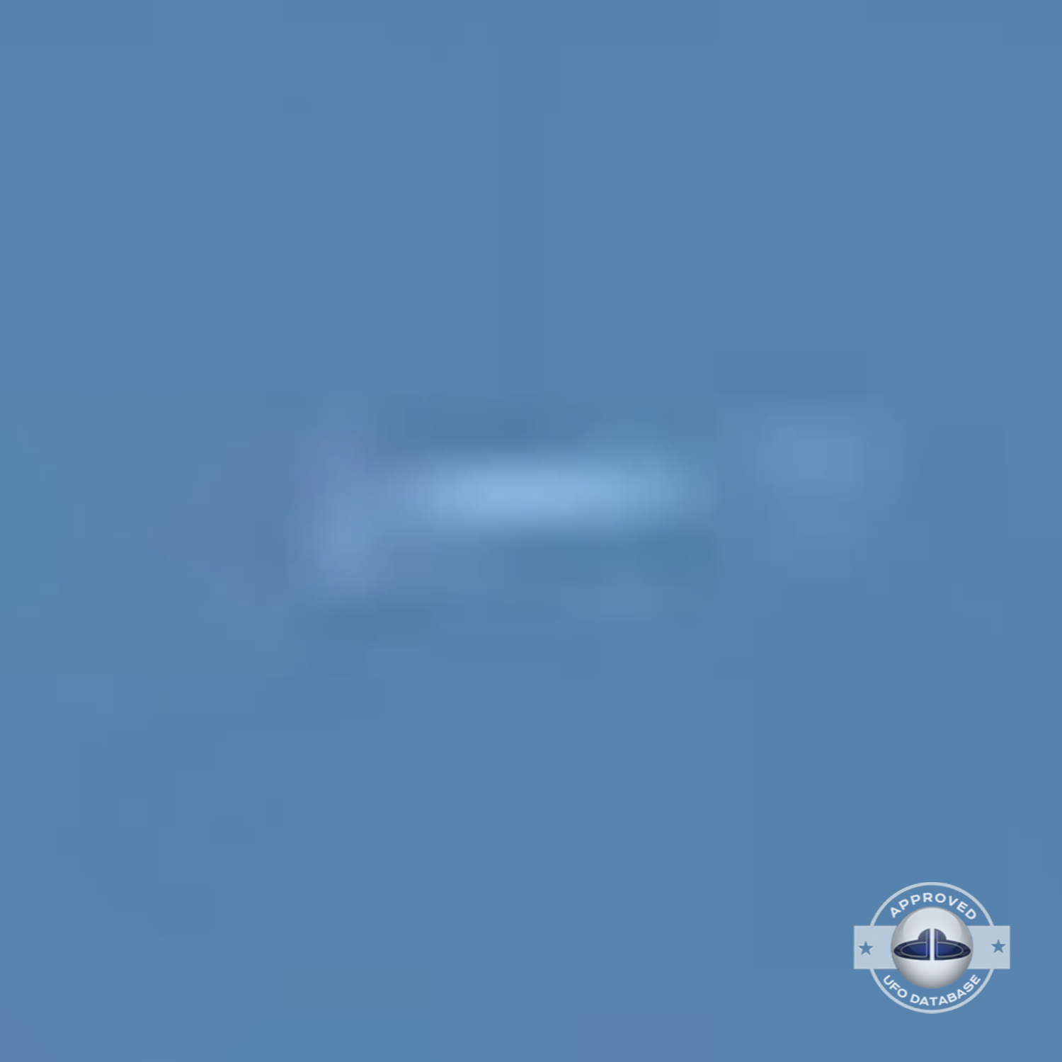UFO sighting Vienna | UFO with airplane | Austria UFO picture 2009 UFO Picture #149-6