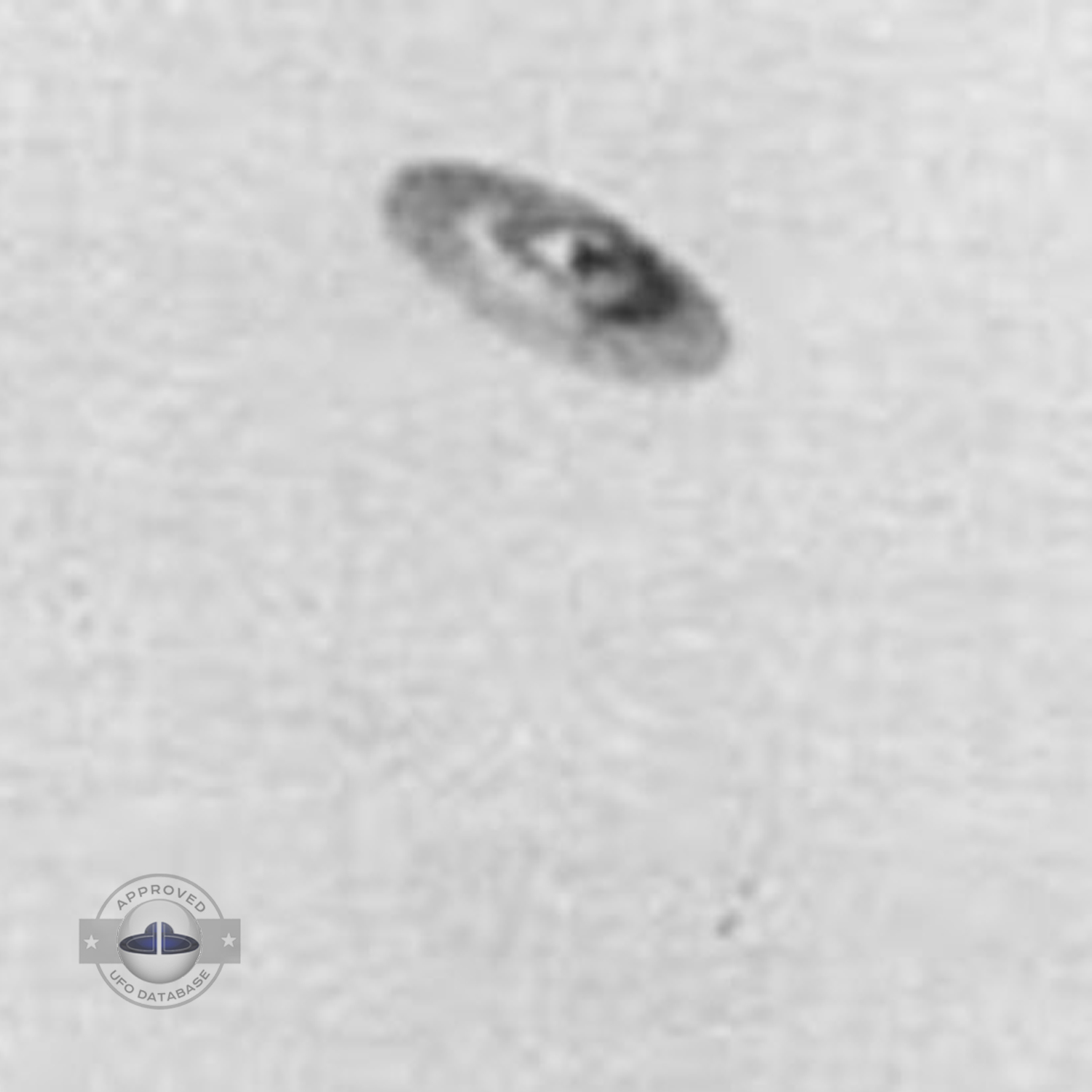 UFO picture considered by A.P.R.O | one of the best ufo picture 1952 UFO Picture #122-4