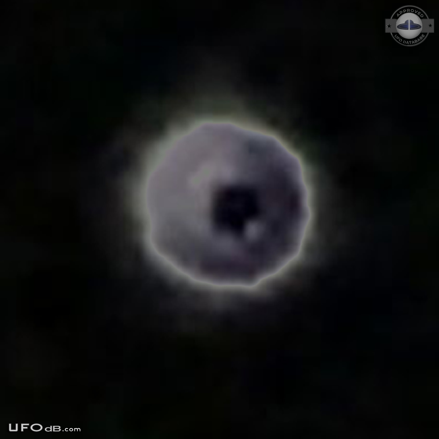Big bright light in the sky was bigger than any star I have ever seen UFO Picture #576-4