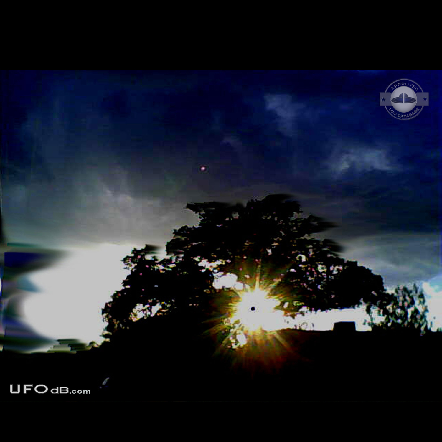 Blimb shaped UFO caught on picture over Zaragoza in Spain in May 1974 UFO Picture #458-1