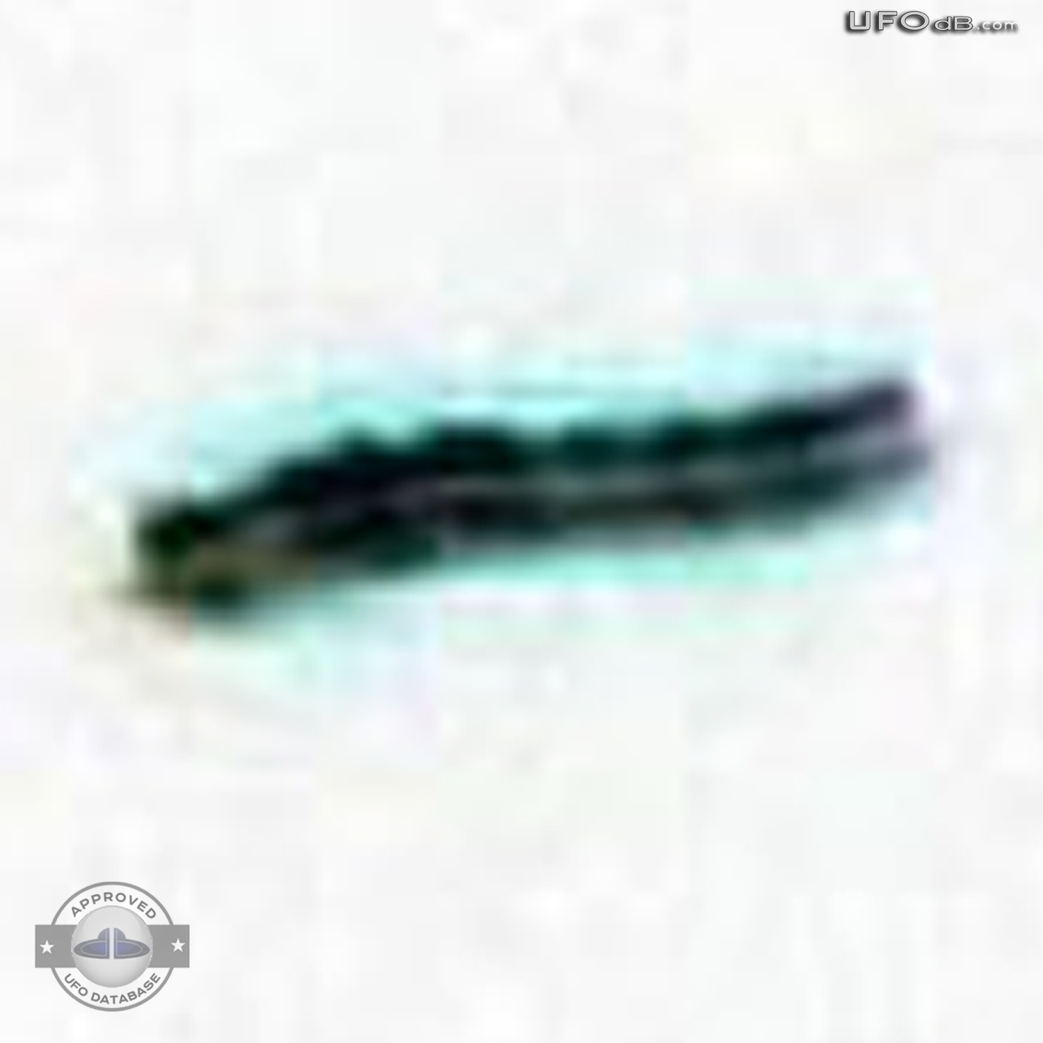 Bouncing UFO seen during Eclipse in Dominican Republic | December 2010 UFO Picture #313-6