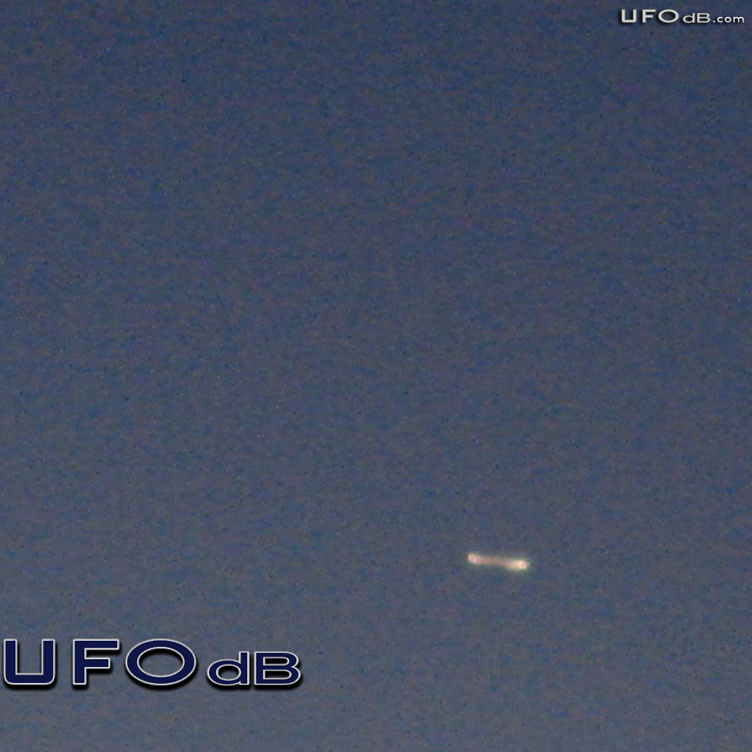 Changing Luminance UFO caught on picture | Katy, Texas | April 6 2011 UFO Picture #306-2