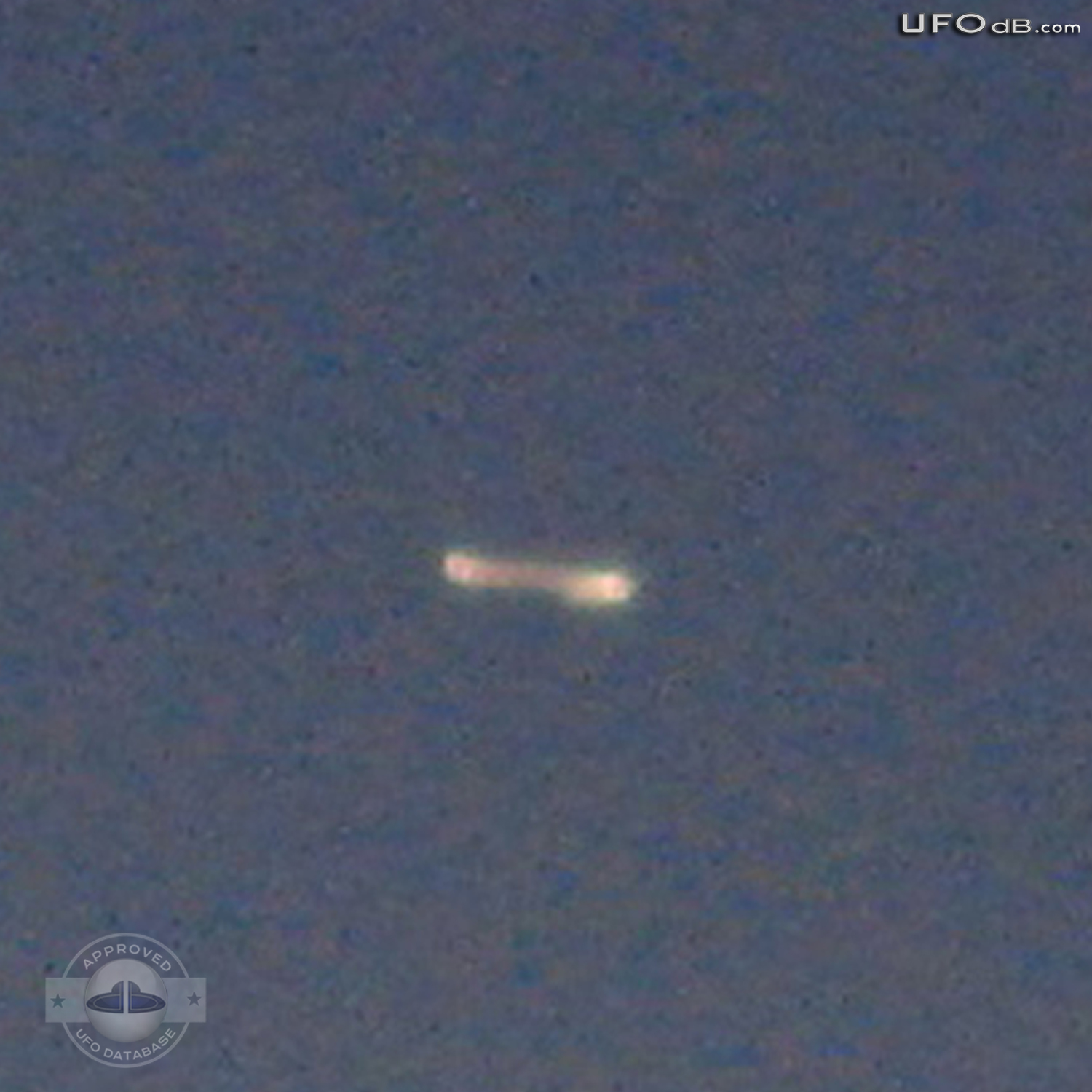 Changing Luminance UFO caught on picture | Katy, Texas | April 6 2011 UFO Picture #306-3