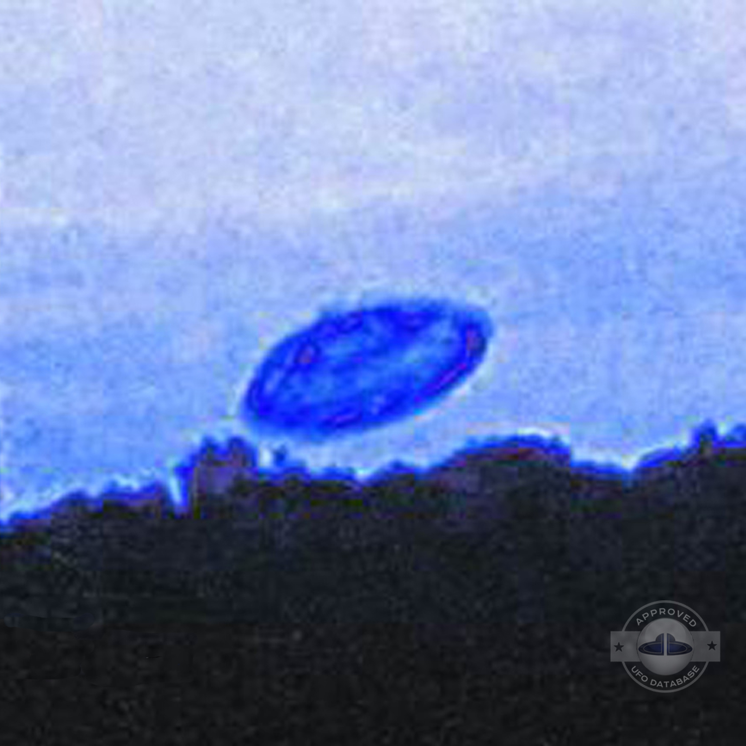 Children in Ilinka are Heroes for taking a UFO picture | Tula, Russia UFO Picture #238-2
