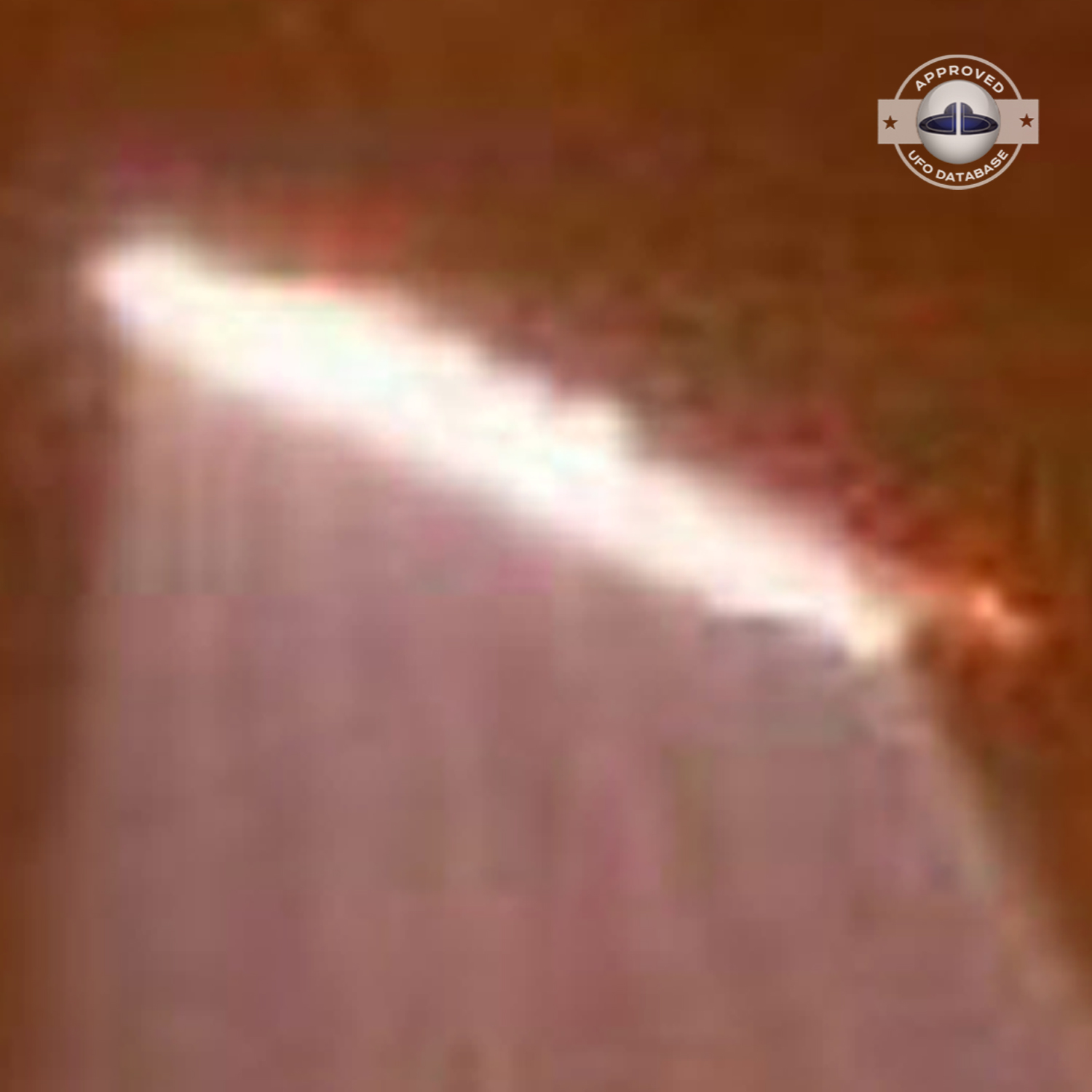 UFO sighted at 9 pm, causing the rerouting of flights to other cities UFO Picture #78-7