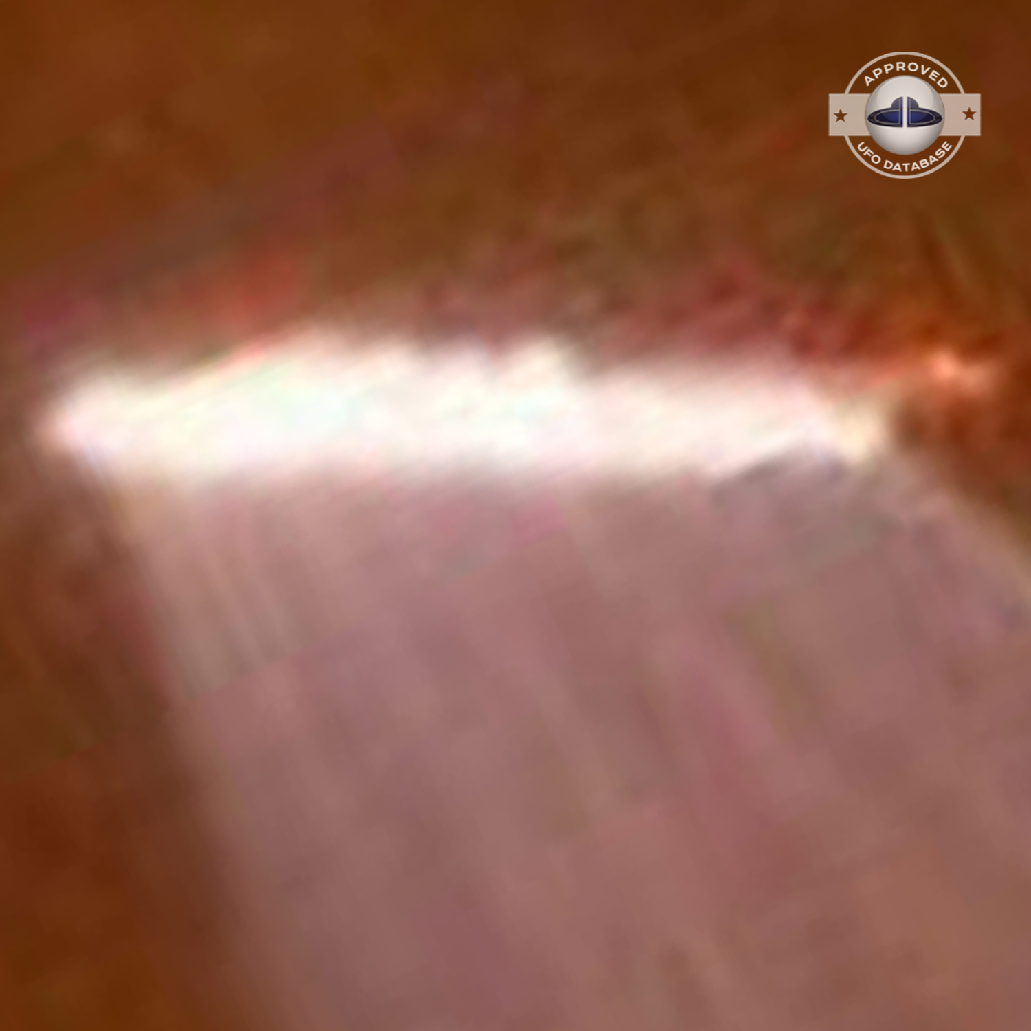 UFO sighted at 9 pm, causing the rerouting of flights to other cities UFO Picture #78-9