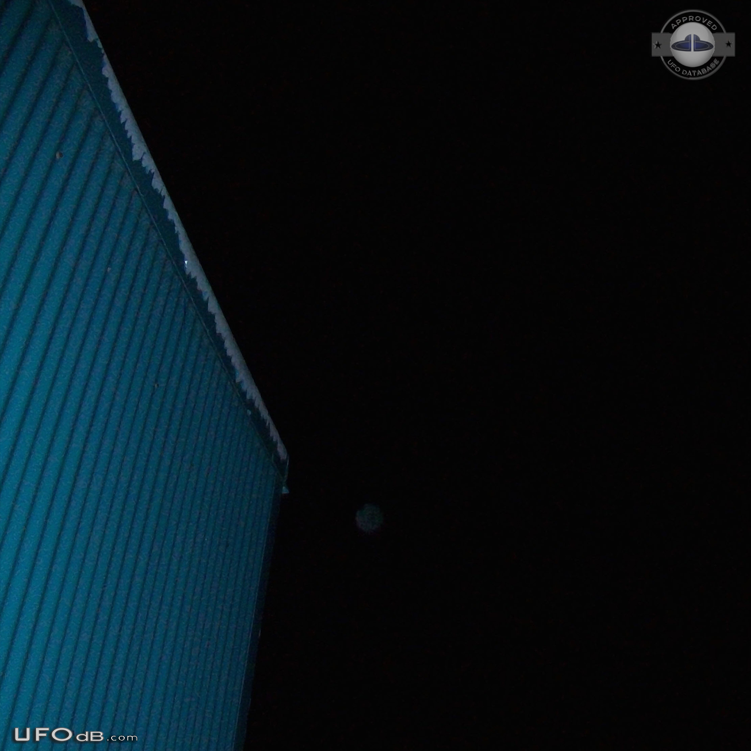Circular nearly transparent white cloaking UFO Toronto Ontario Canada  UFO Picture #786-1