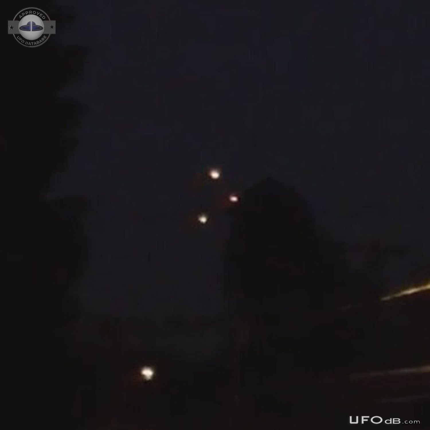 Couple Photographs 3 moving bright UFOs over Portland, Oregon 2017 UFO Picture #812-2
