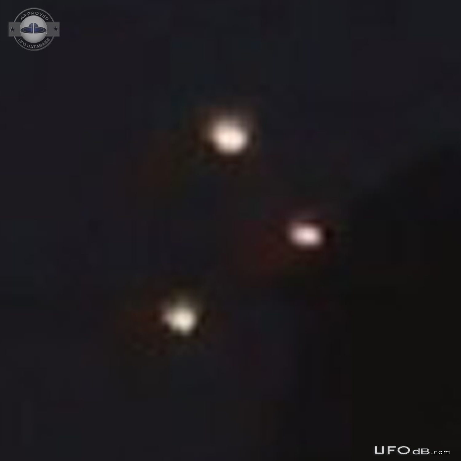 Couple Photographs 3 moving bright UFOs over Portland, Oregon 2017 UFO Picture #812-4