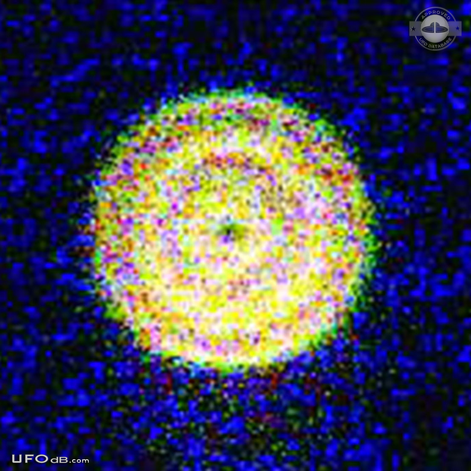 Dark red round ball UFO sightings over Yining, Xinjiang China in 2002 UFO Picture #614-4
