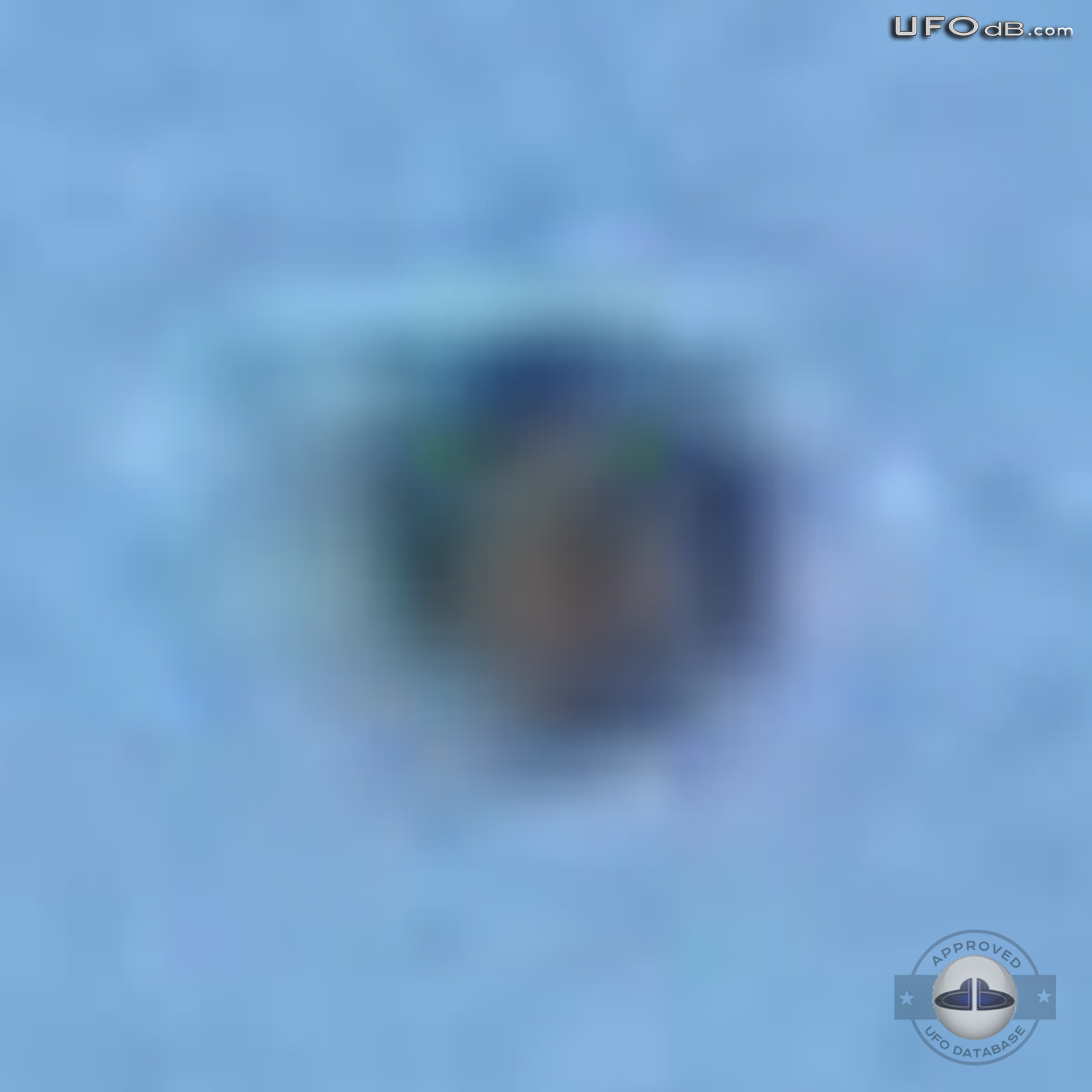 Dark UFOs near the Twentynine Palms US Marine corps base | May 7 2011 UFO Picture #315-5
