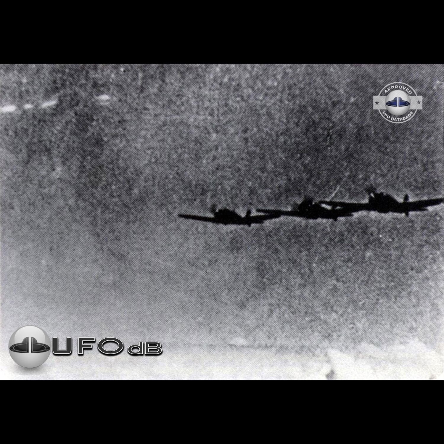 Several UFOs near Japanese Kawasaki fighters over the Devil