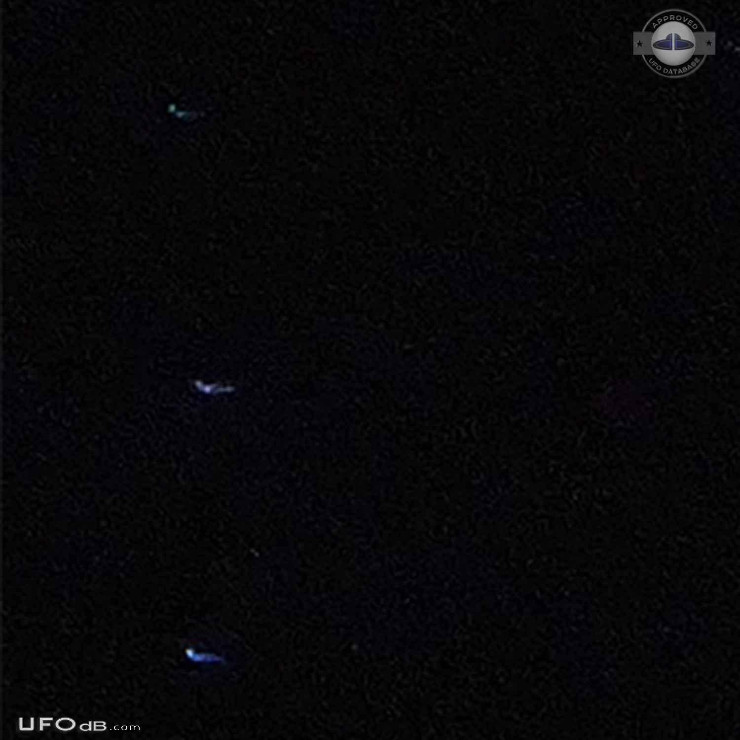 During meditation he discovered UFO appearing on the shot - Singapore  UFO Picture #794-2