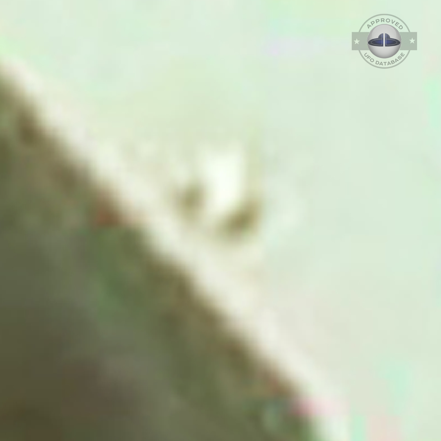 Transforming UFO beside Pyramid of Khafre | Giza, Egypt | May 23 2006 UFO Picture #237-5