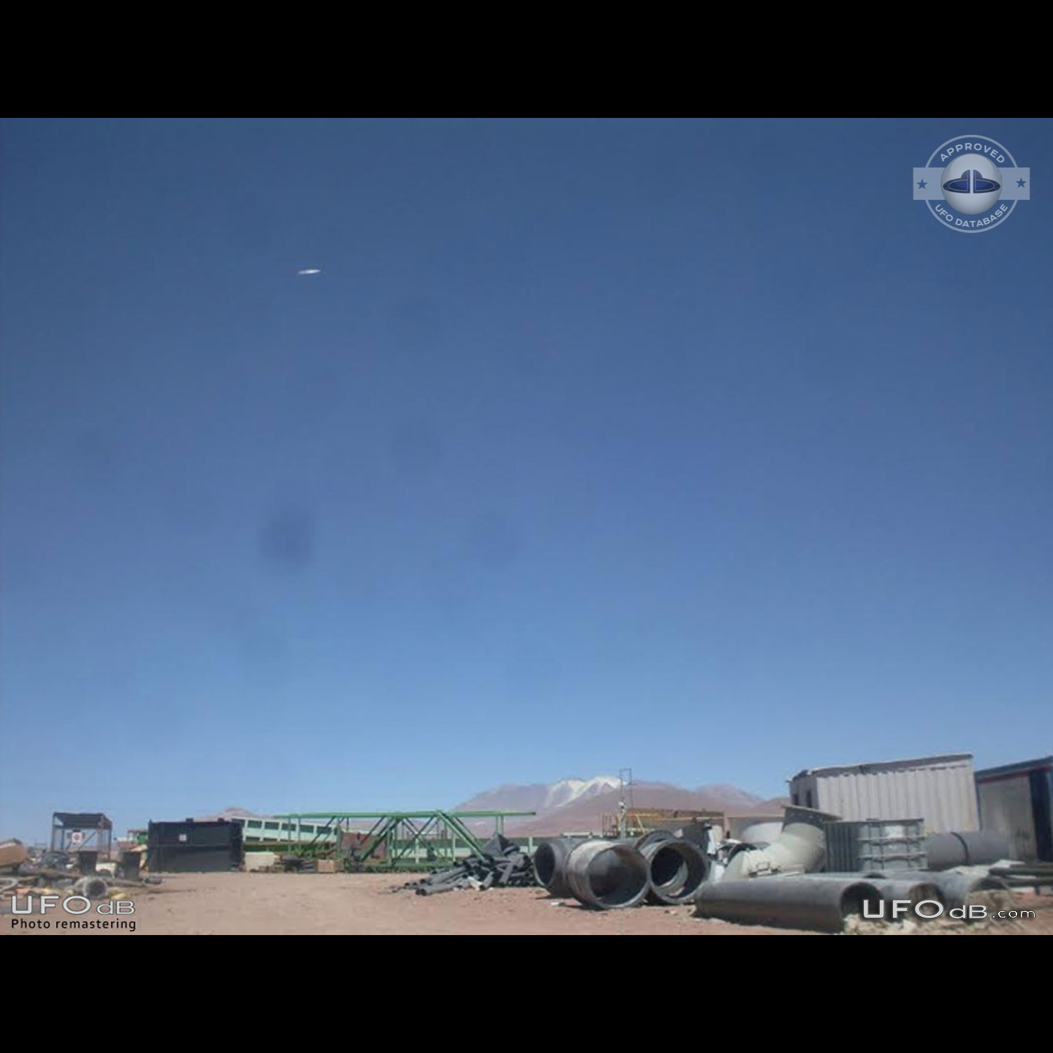 Famous Collahuasi mine UFO sighting in the north of Chile in mid april UFO Picture #820-1