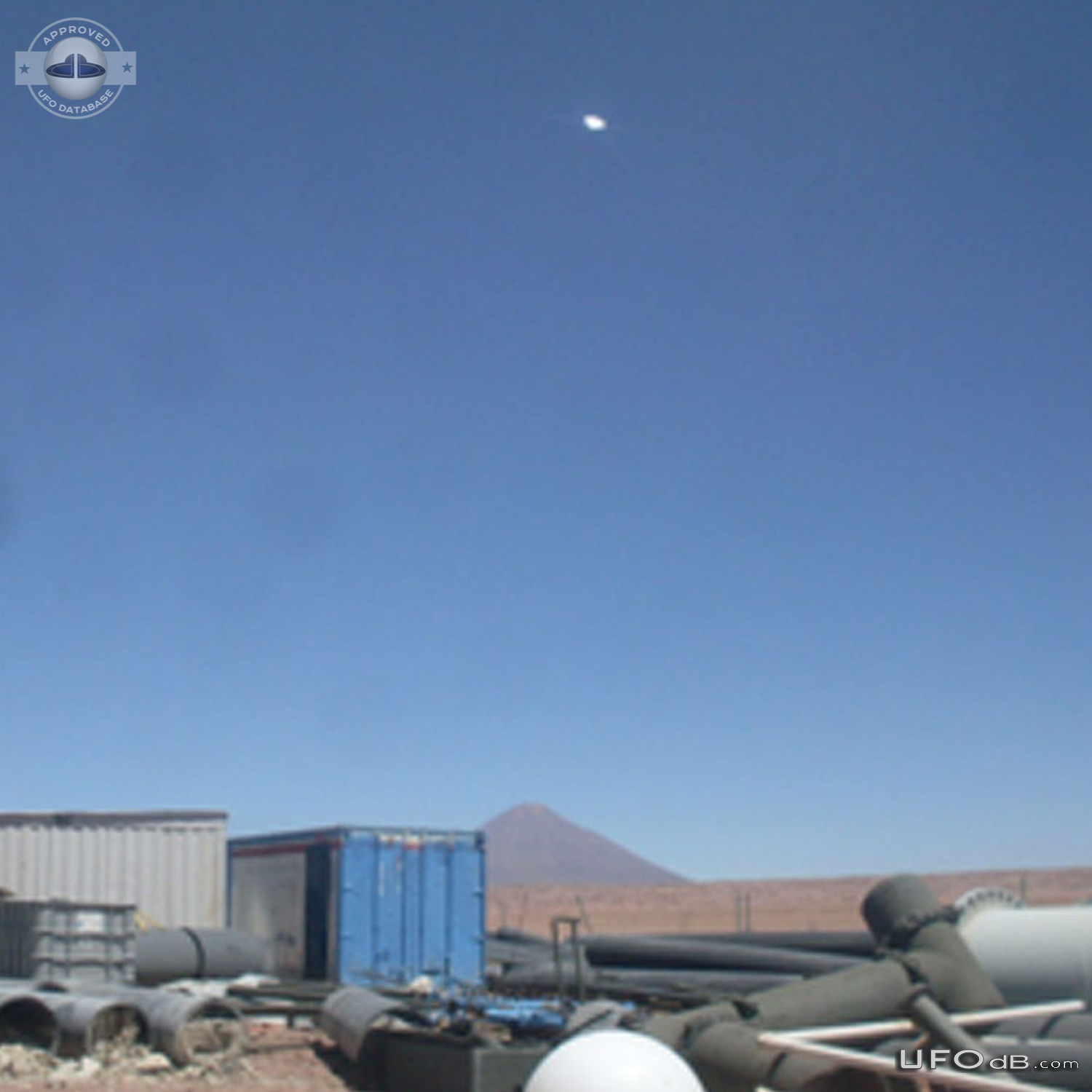 Famous Collahuasi mine UFO sighting in the north of Chile in mid april UFO Picture #820-5