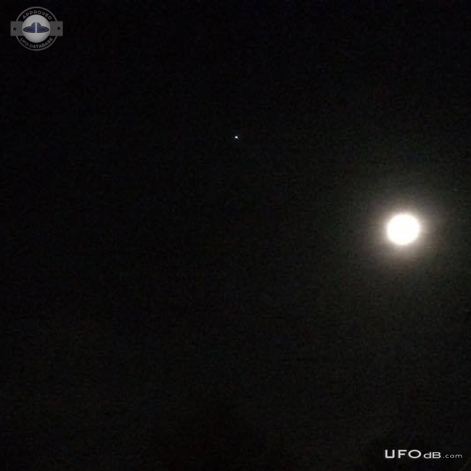 Flashing Star Like UFO seen over Montreal Quebec Canada 2016 UFO Picture #787-3