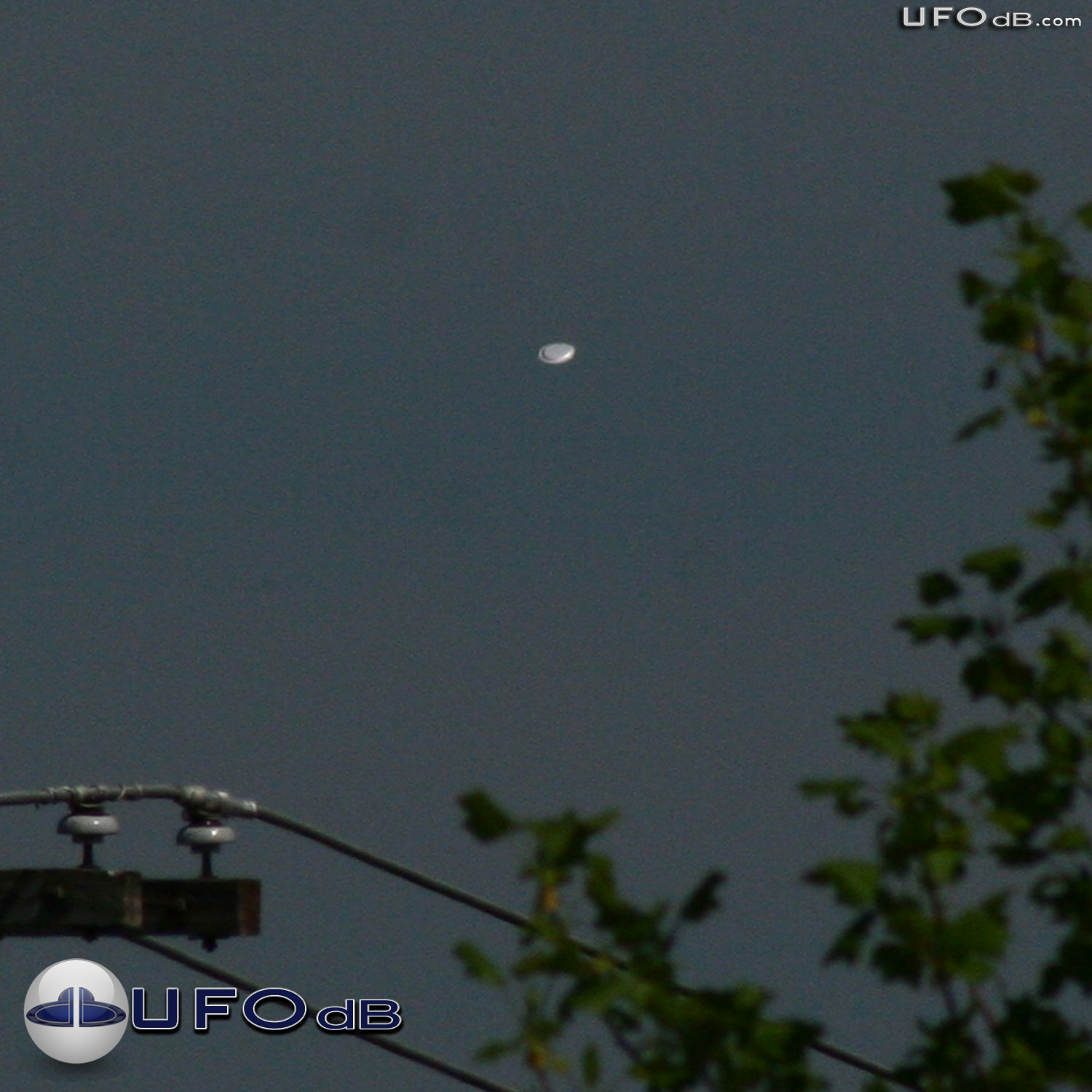Flashing pair of UFOs over Lexington, Kentucky, USA | April 2011 UFO UFO Picture #241-1