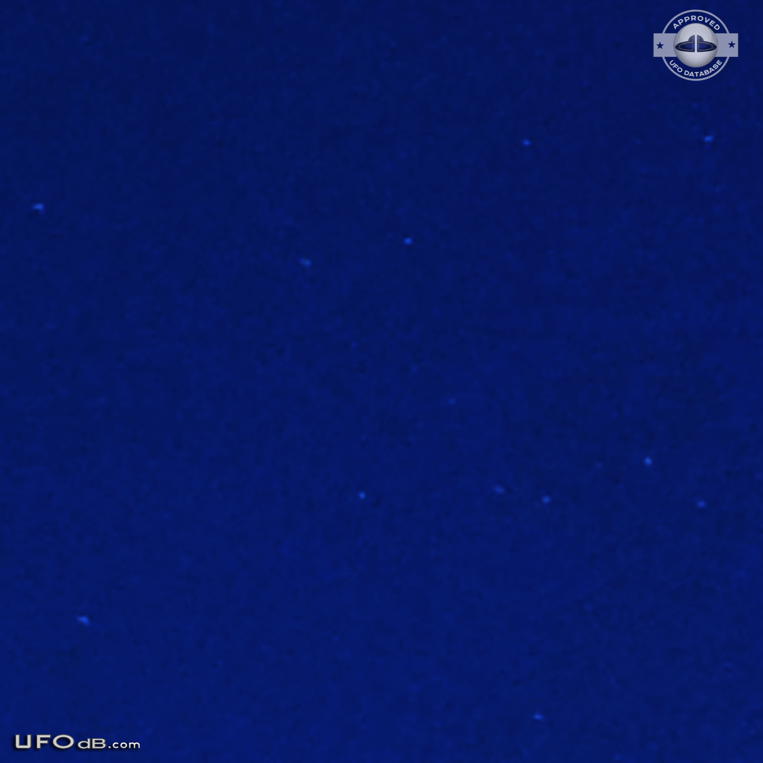 Fleet of UFOs in the blue sky - photo - San Jose, California - 2012 UFO Picture #404-4