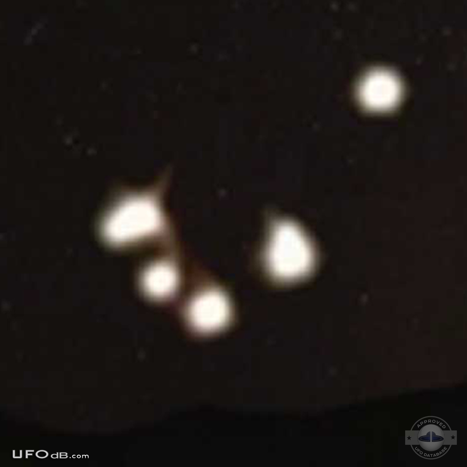 Formation of UFOs of different sizes in the night over Crimea, Ukraine UFO Picture #385-4