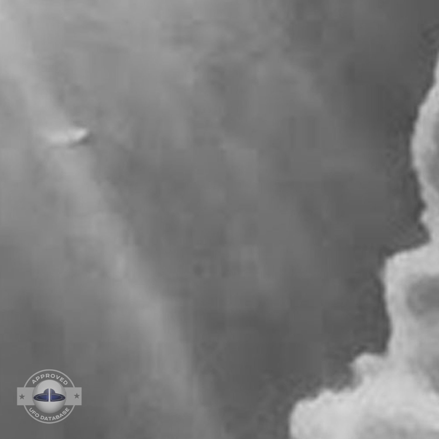 UFO picture shot over a beach in Fujisawa near Enoshima island 1957 UFO Picture #123-3