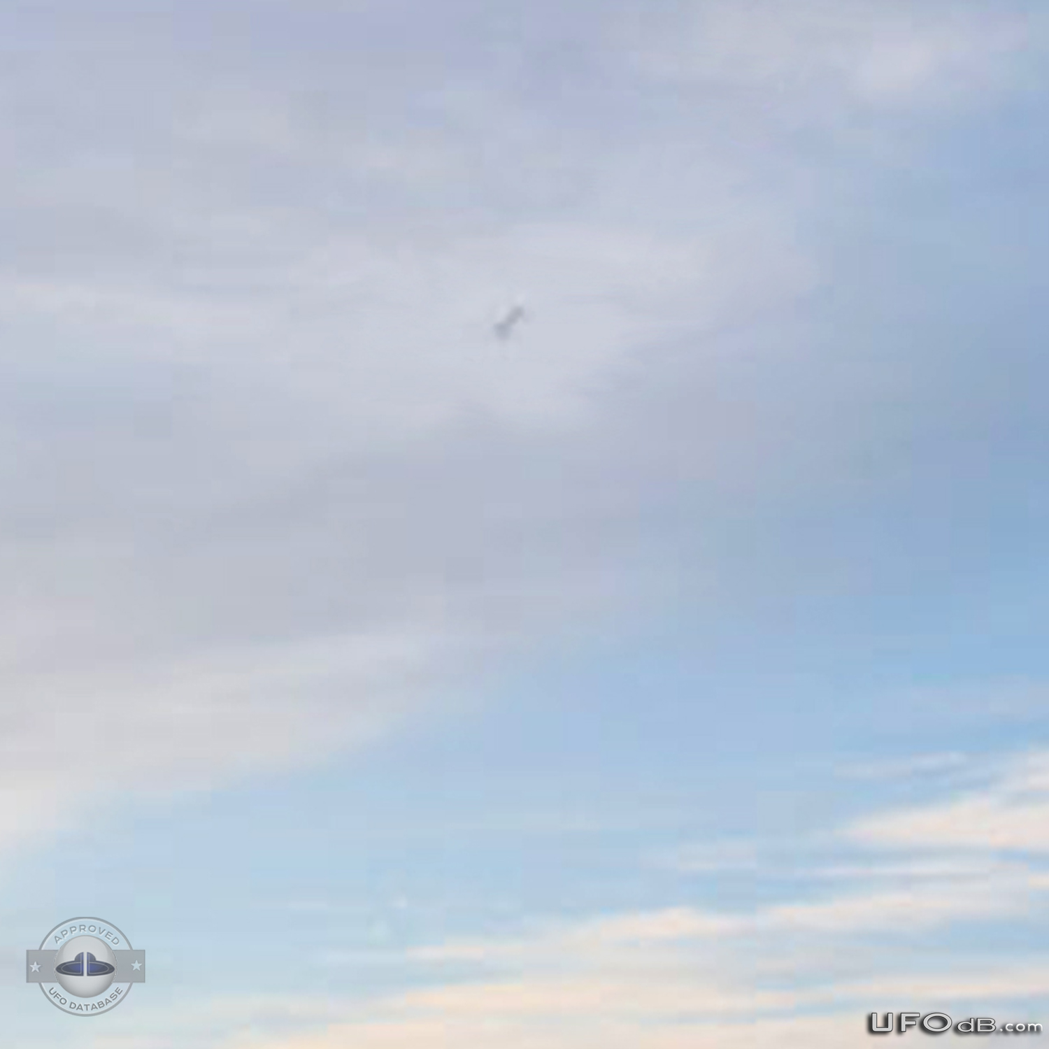 Giant T shaped UFO near USA border | New Brunswick Canada | April 2011 UFO Picture #307-2