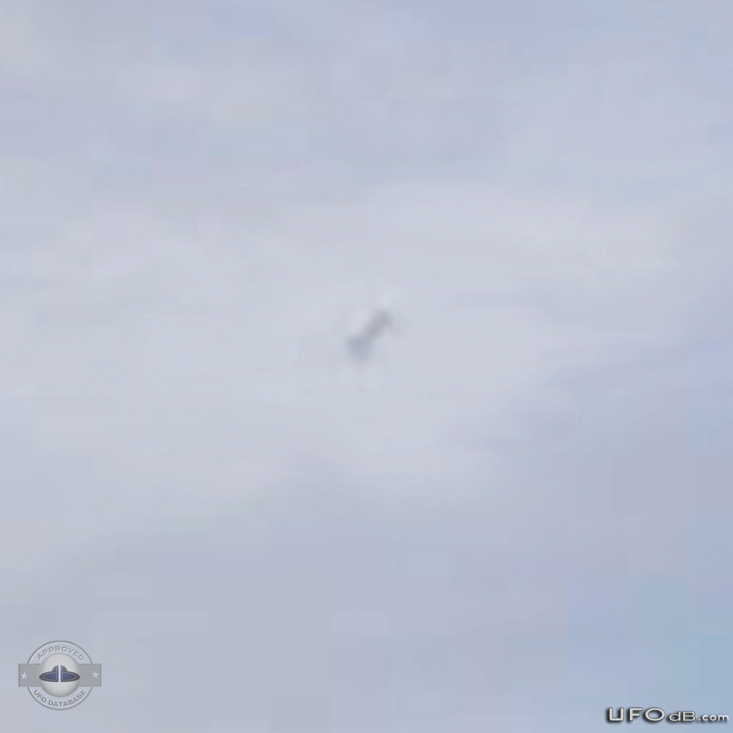 Giant T shaped UFO near USA border | New Brunswick Canada | April 2011 UFO Picture #307-3
