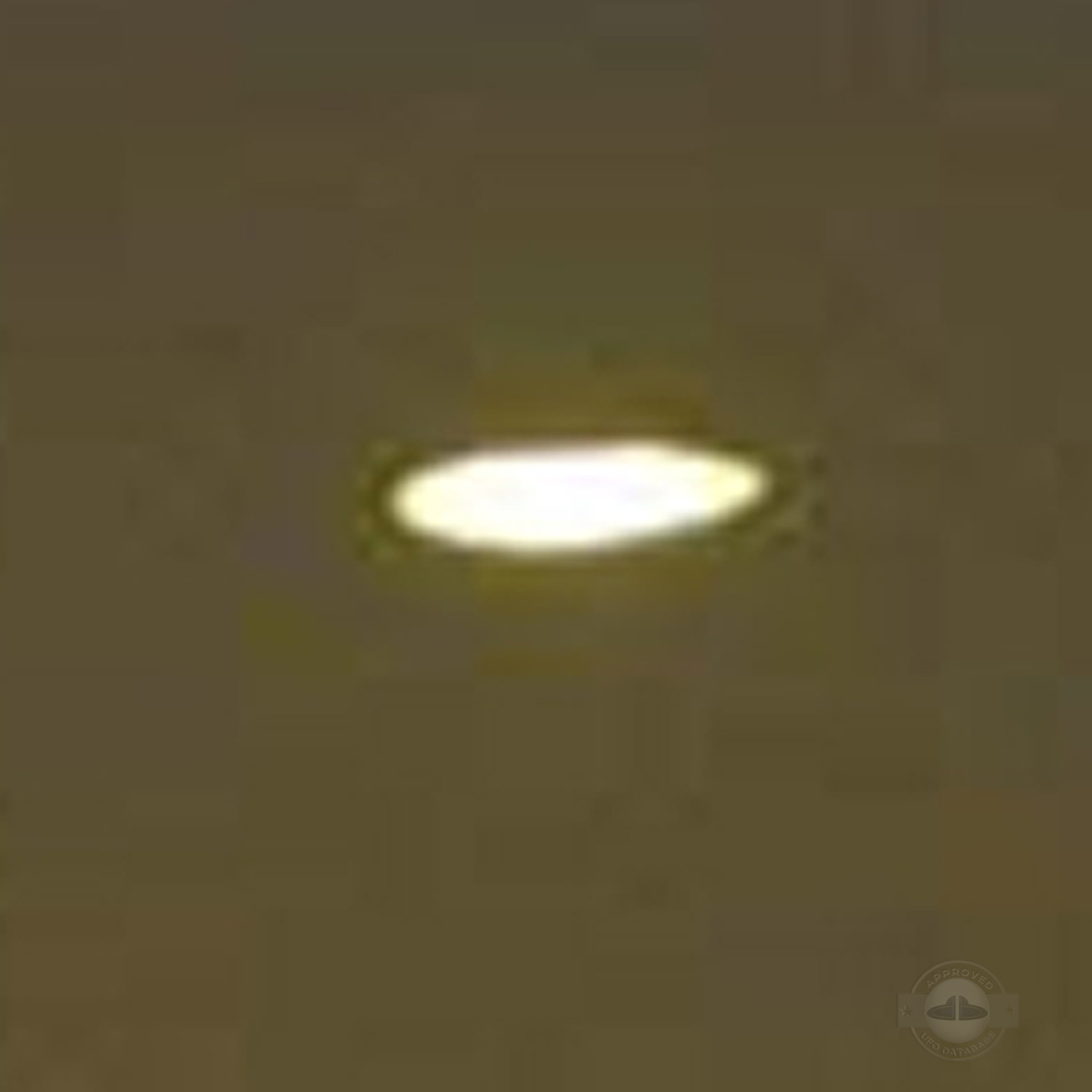Mass UFO Sighting in Guangzhou, Guangdong | China UFO picture | 2009 UFO Picture #160-5