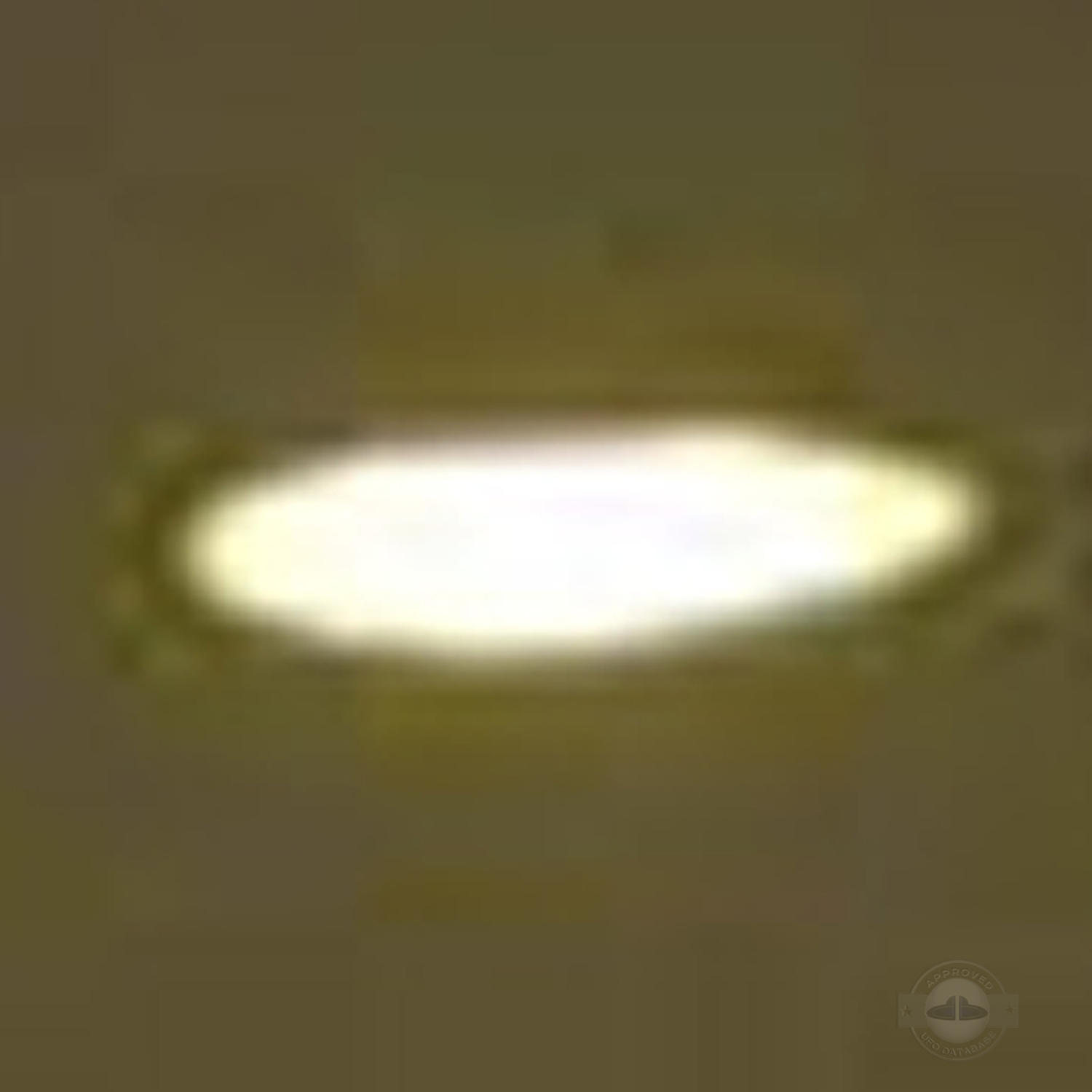Mass UFO Sighting in Guangzhou, Guangdong | China UFO picture | 2009 UFO Picture #160-6