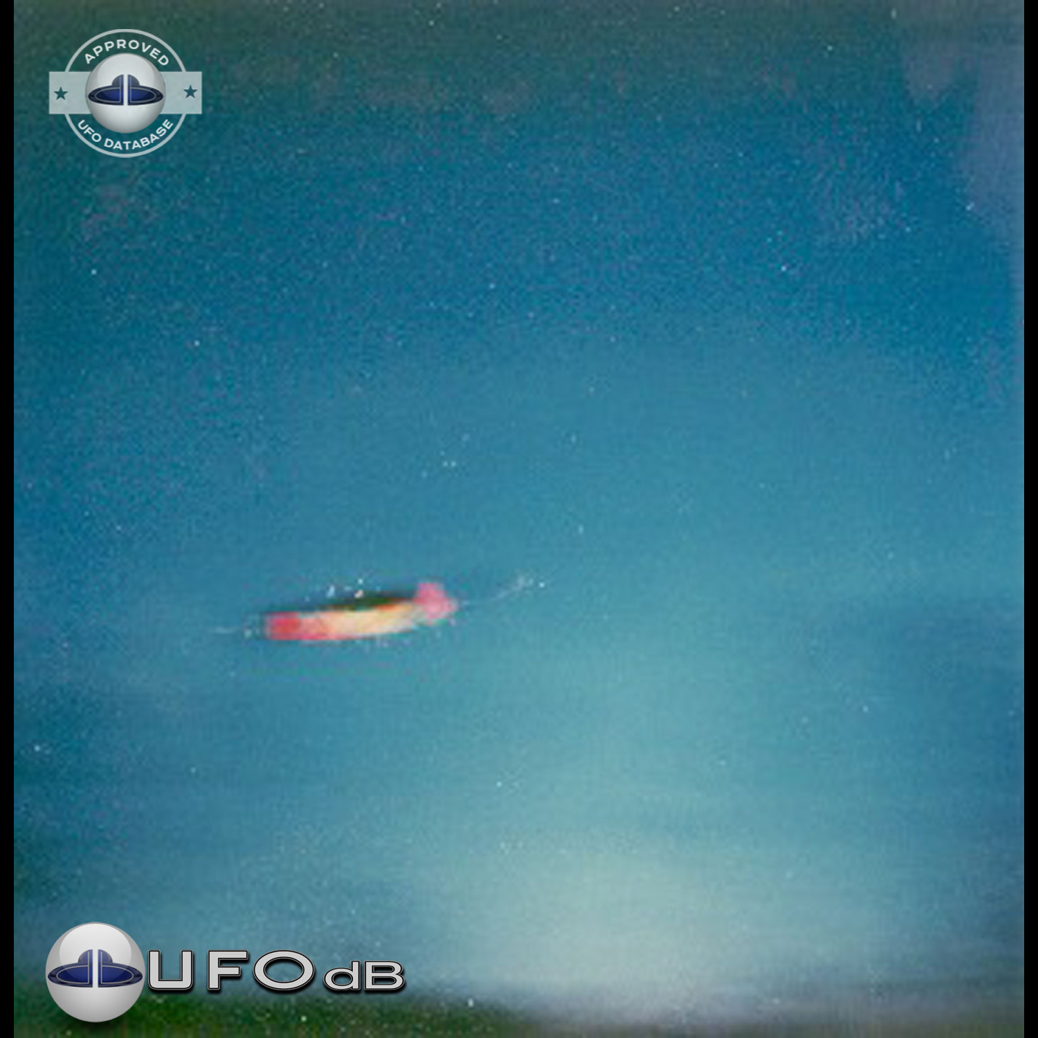 The big shape has 8 smaller UFO hovering on top | Hollywood UFO UFO Picture #94-1