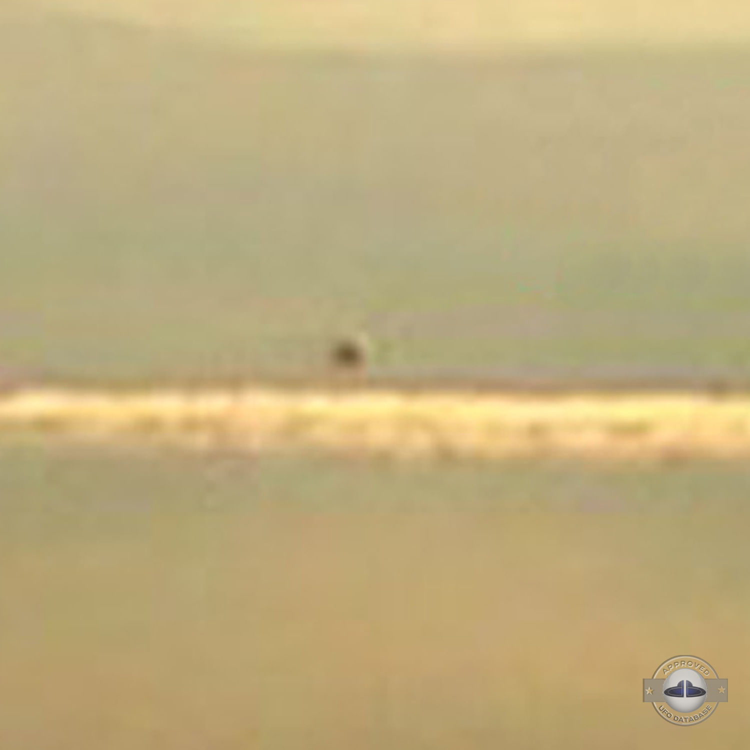 UFO near jet smoke line | Hyderabad India UFO picture September 2008 UFO Picture #170-4