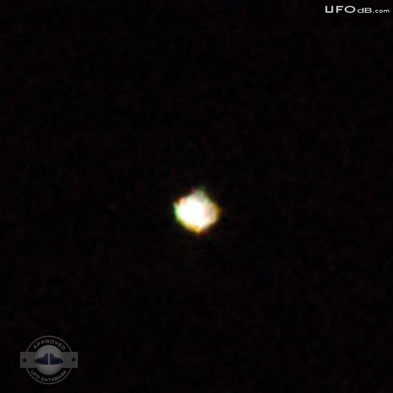 Icosahedron UFO with colored lights | Minnesota USA | February 21 2011 UFO Picture #331-3