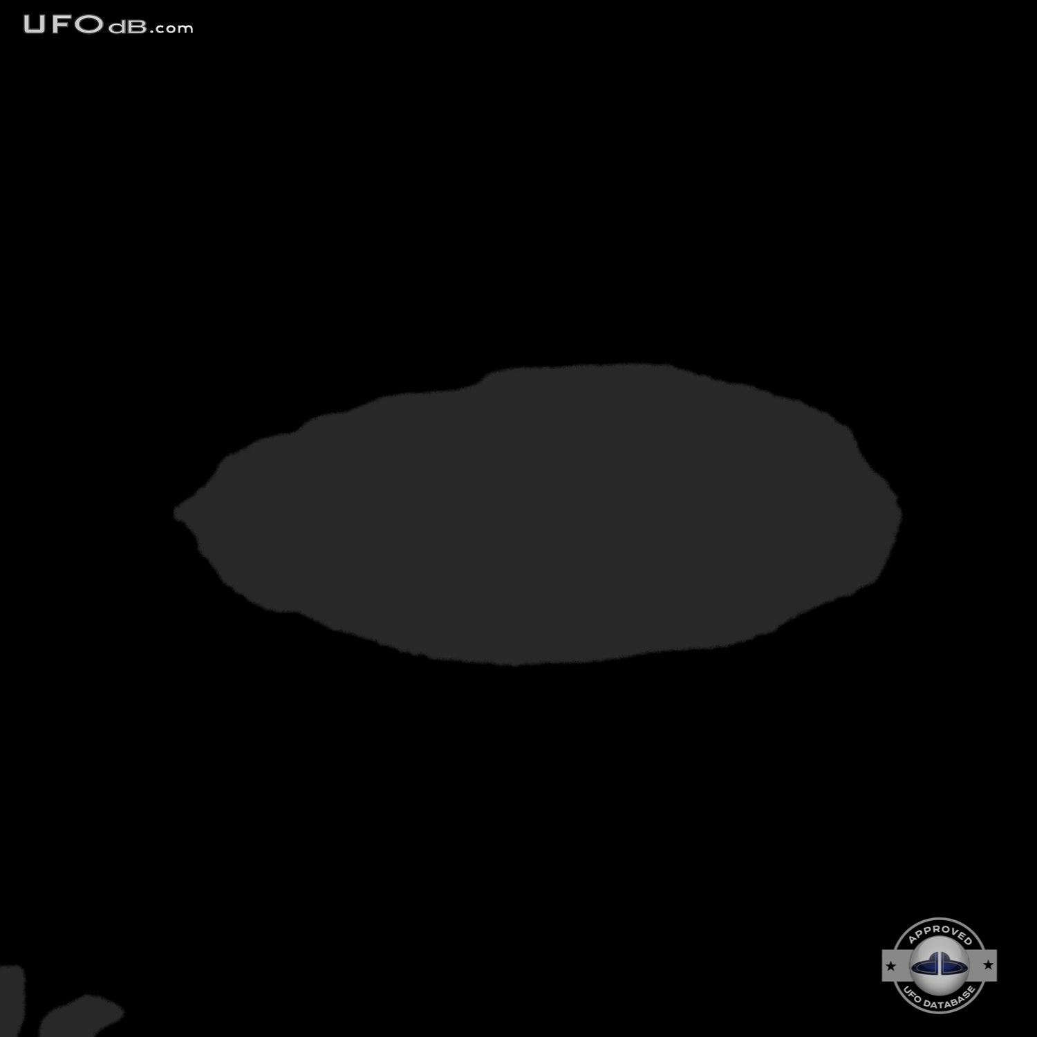 In Vestal New York a witness sees a UFO as large as a Football Stadium UFO Picture #363-5
