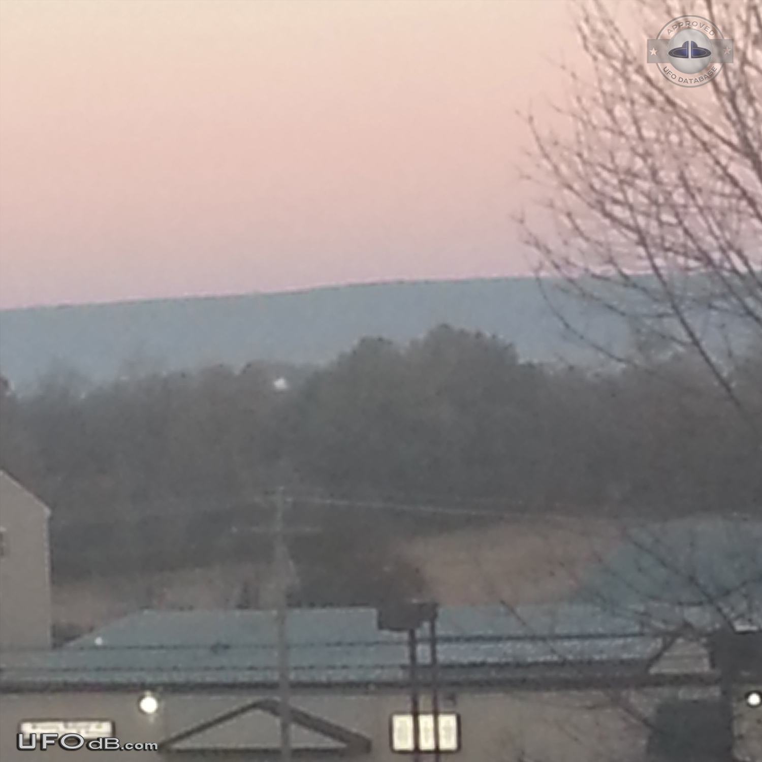 Rare event - Incredible Day and Night pictures of same UFO USA 2012 UFO Picture #509-3