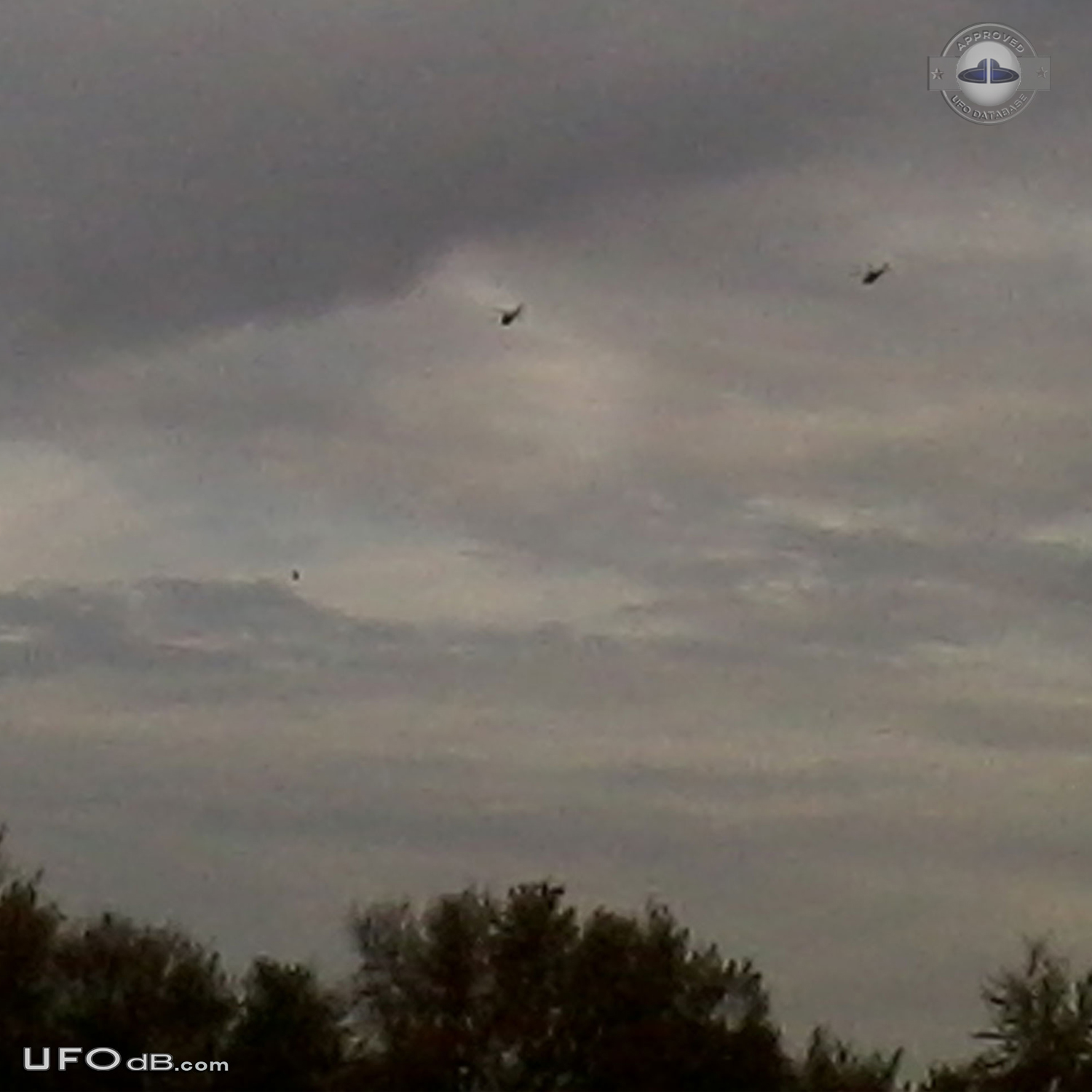 Incredible UFO sighting | 2 helicopters chasing saucer - Illinois 2012 UFO Picture #504-2
