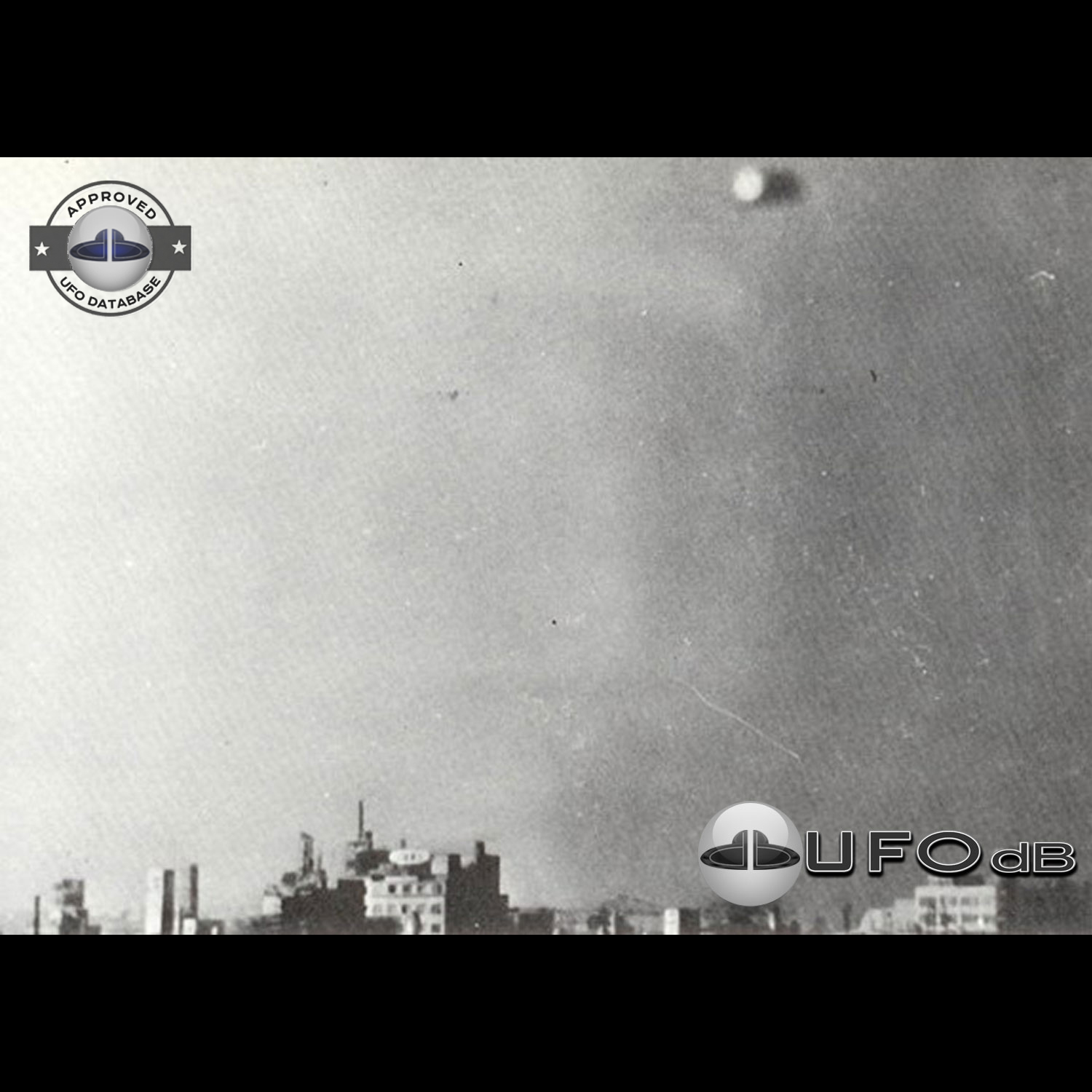 UFO is rotating on its own, by the blur aspect of the object | Japan UFO Picture #147-1