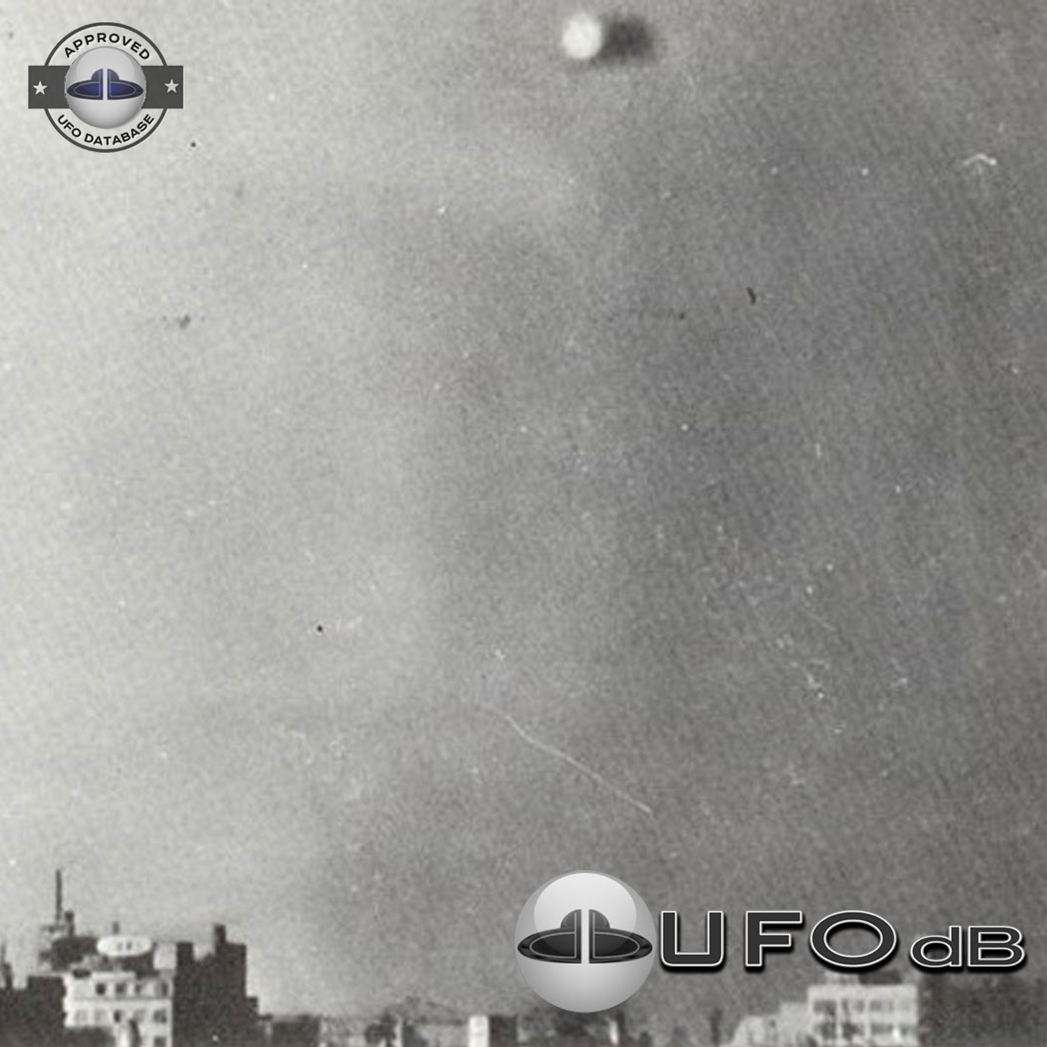 UFO is rotating on its own, by the blur aspect of the object | Japan UFO Picture #147-2