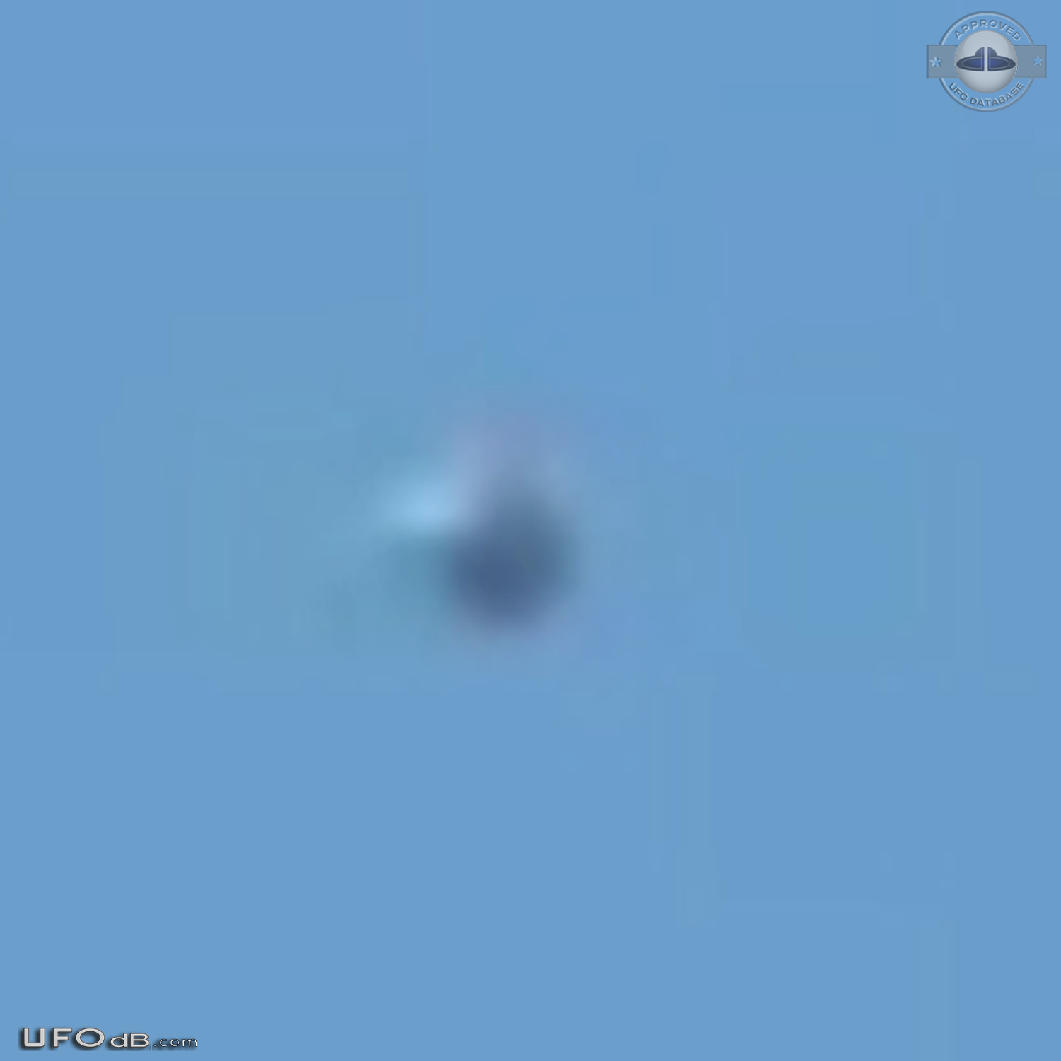 Jerky and strange UFO seen in Scarborough, Ontario canada 2015 UFO Picture #685-4