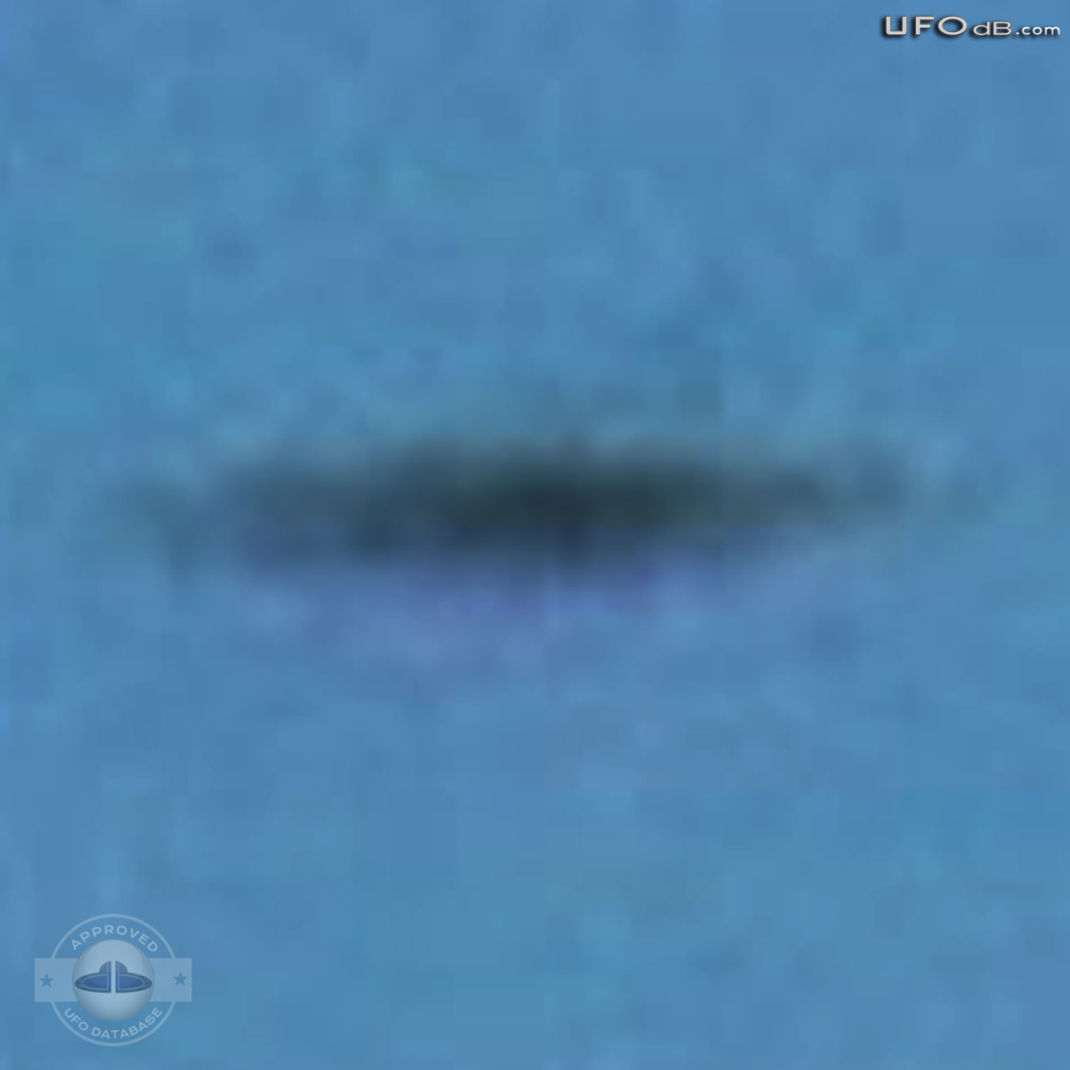 Lake Wosley Fisherman get a fast UFO on picture | Ontario, Canada 2011 UFO Picture #276-5
